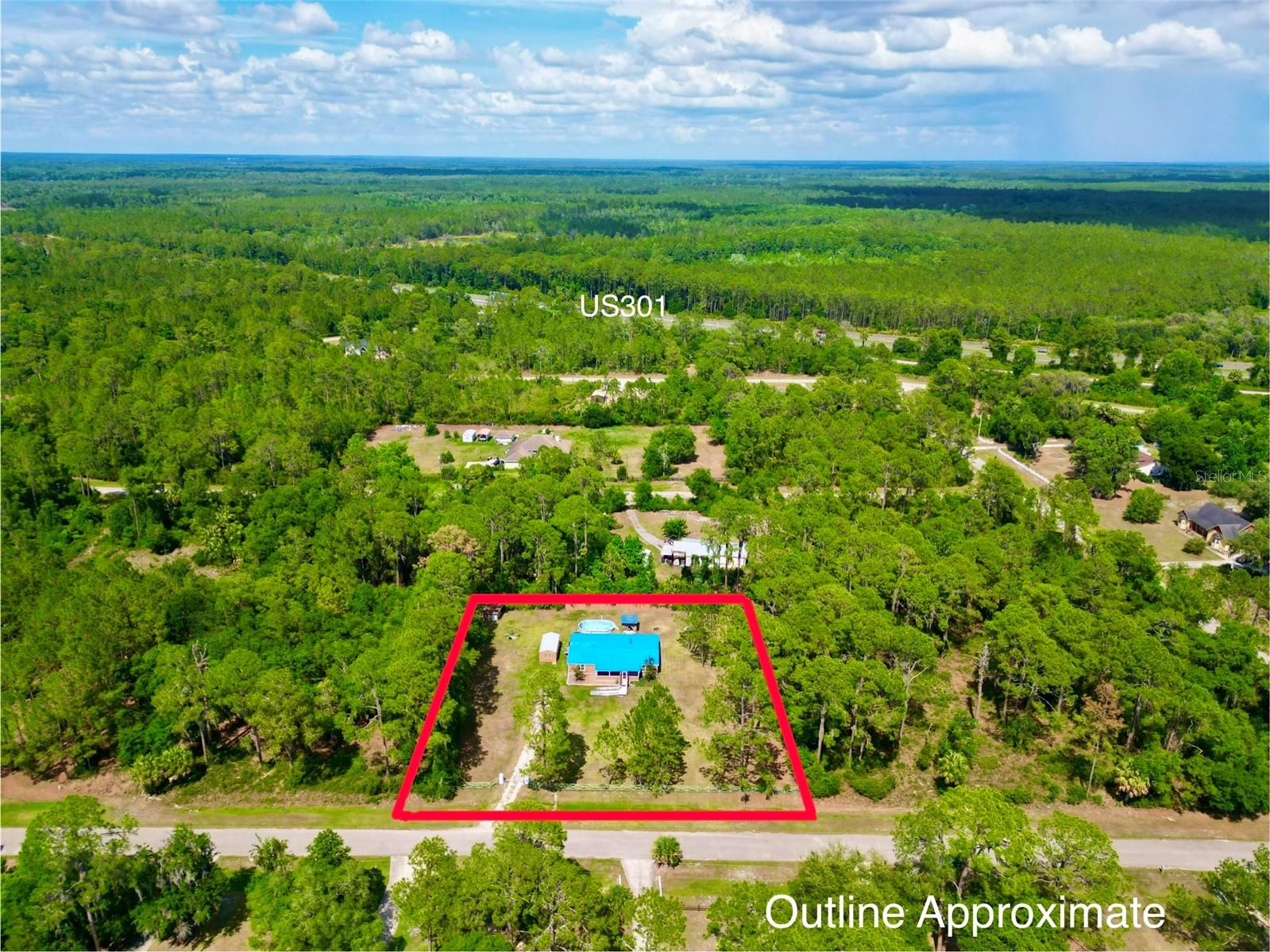 LAKE LOCHLOOSE SHORES - Residential