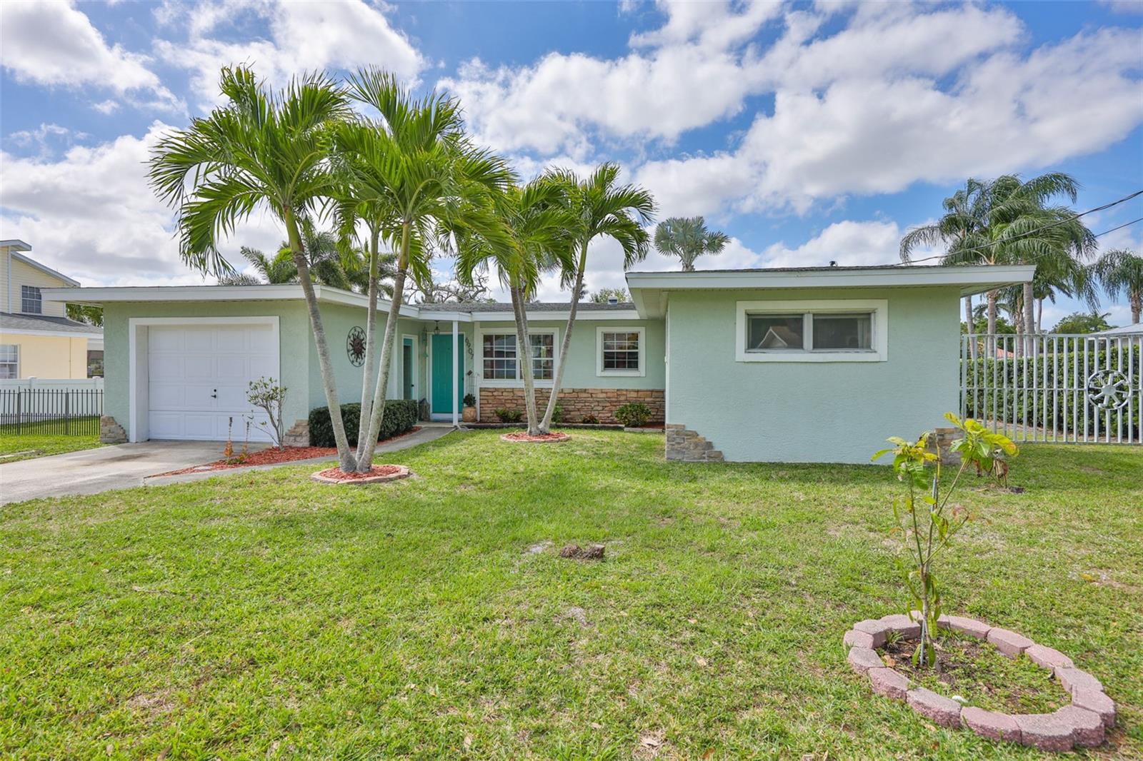 REPLAT OF BONAIRE BAYOU - Residential