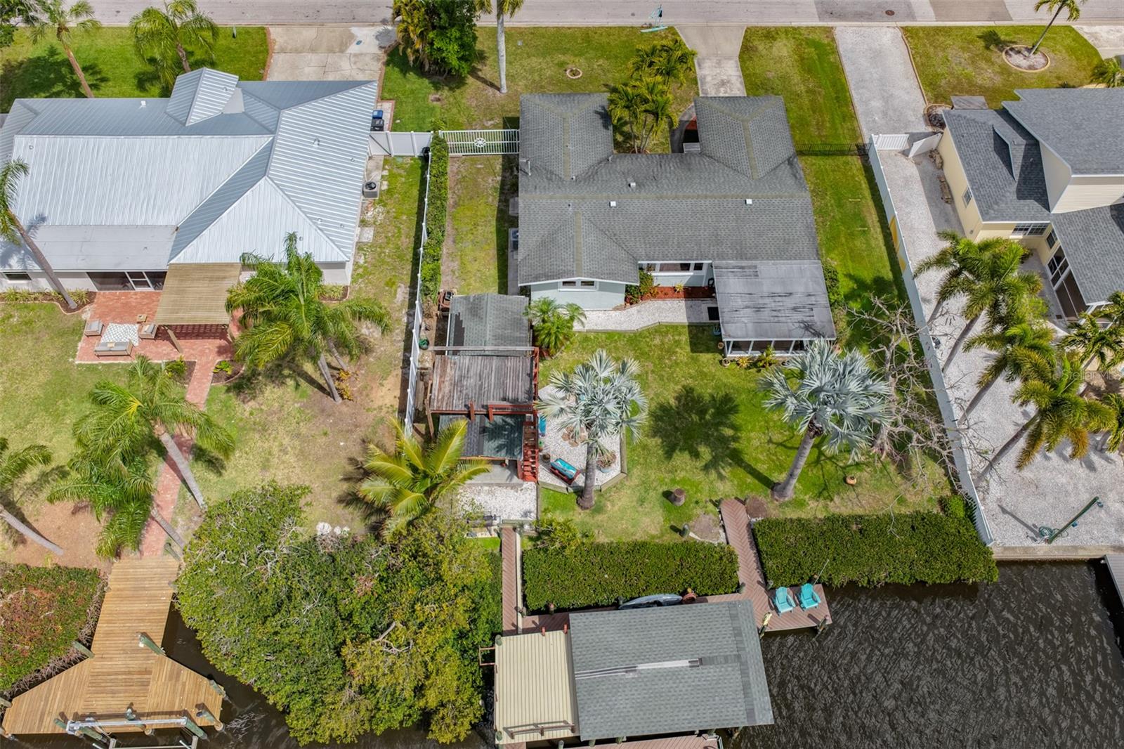 REPLAT OF BONAIRE BAYOU - Residential