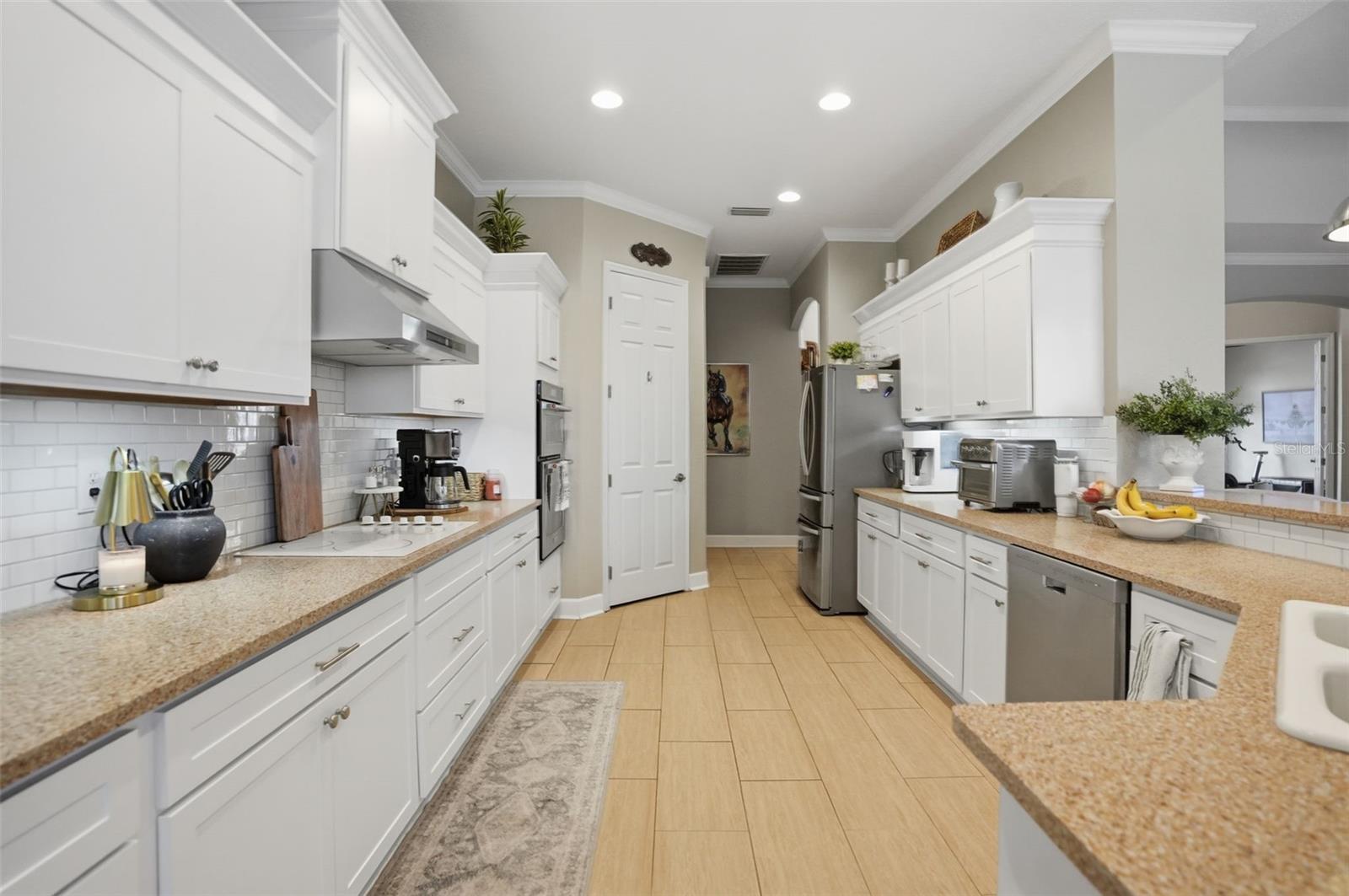 PRISTINE PLACE PH 6 - Residential