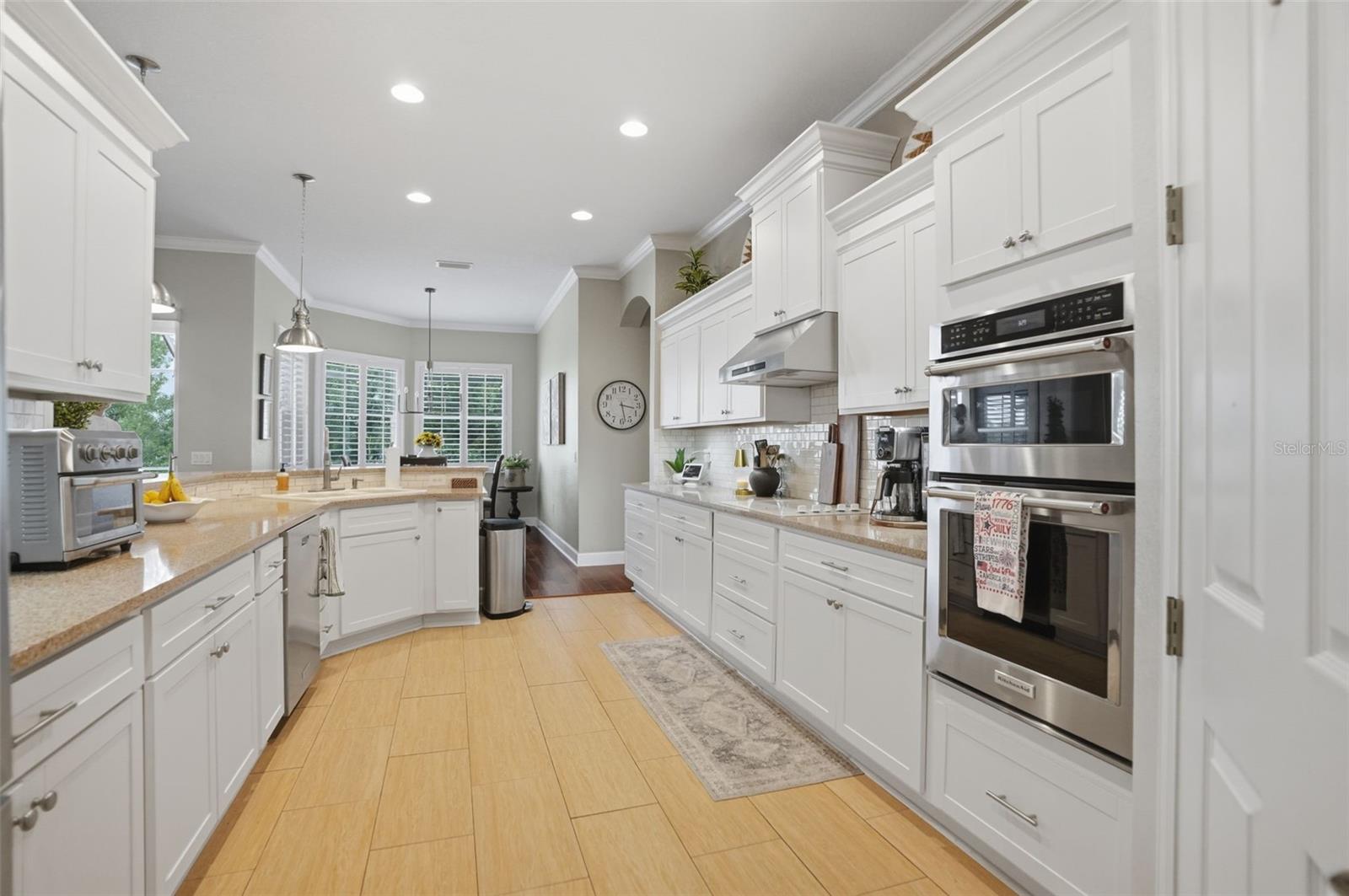 PRISTINE PLACE PH 6 - Residential