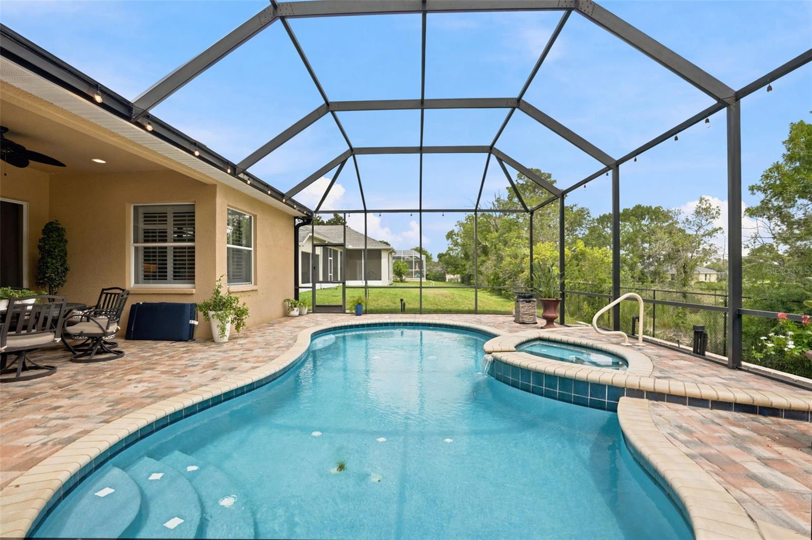 PRISTINE PLACE PH 6 - Residential