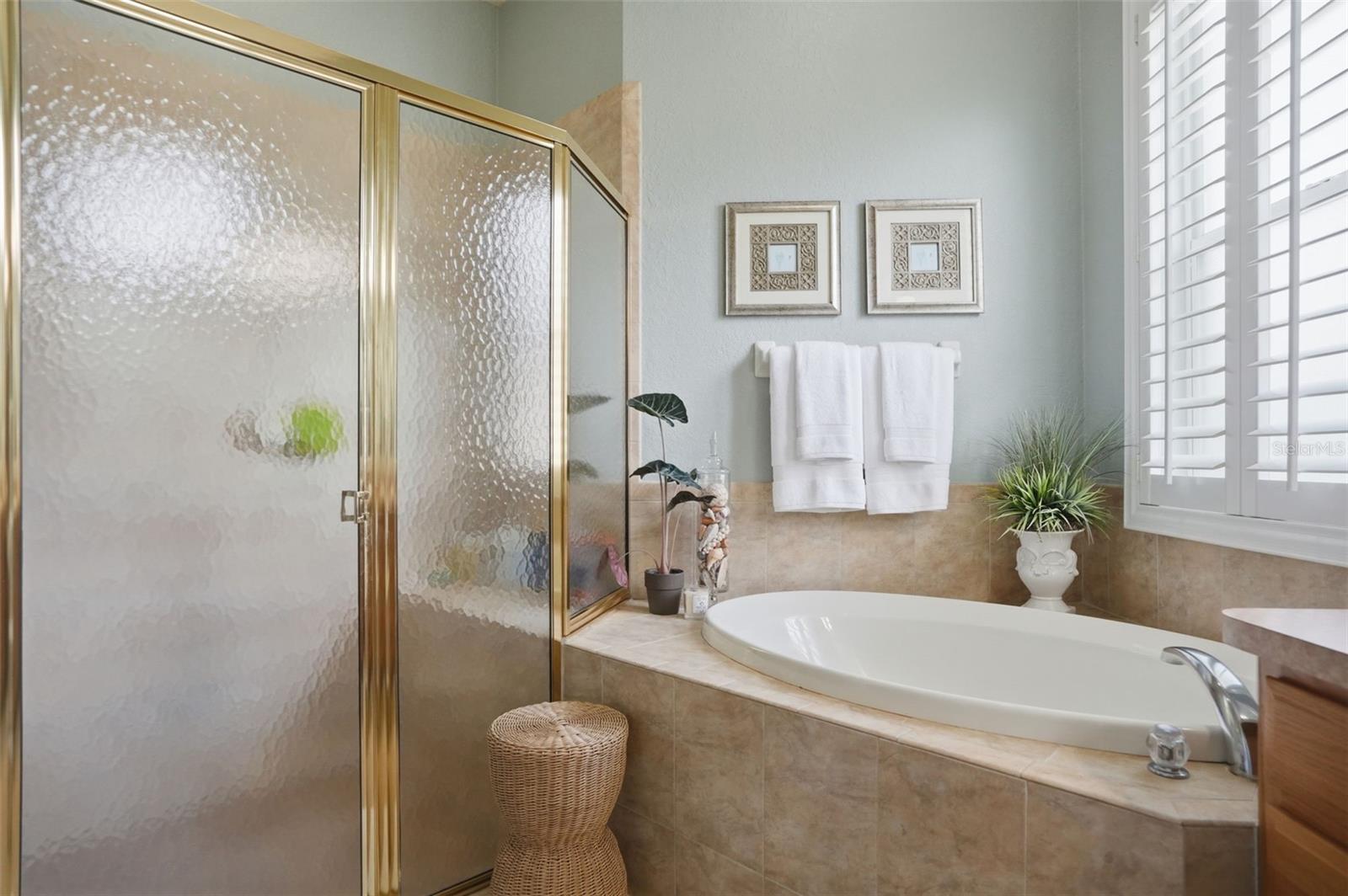 PRISTINE PLACE PH 6 - Residential
