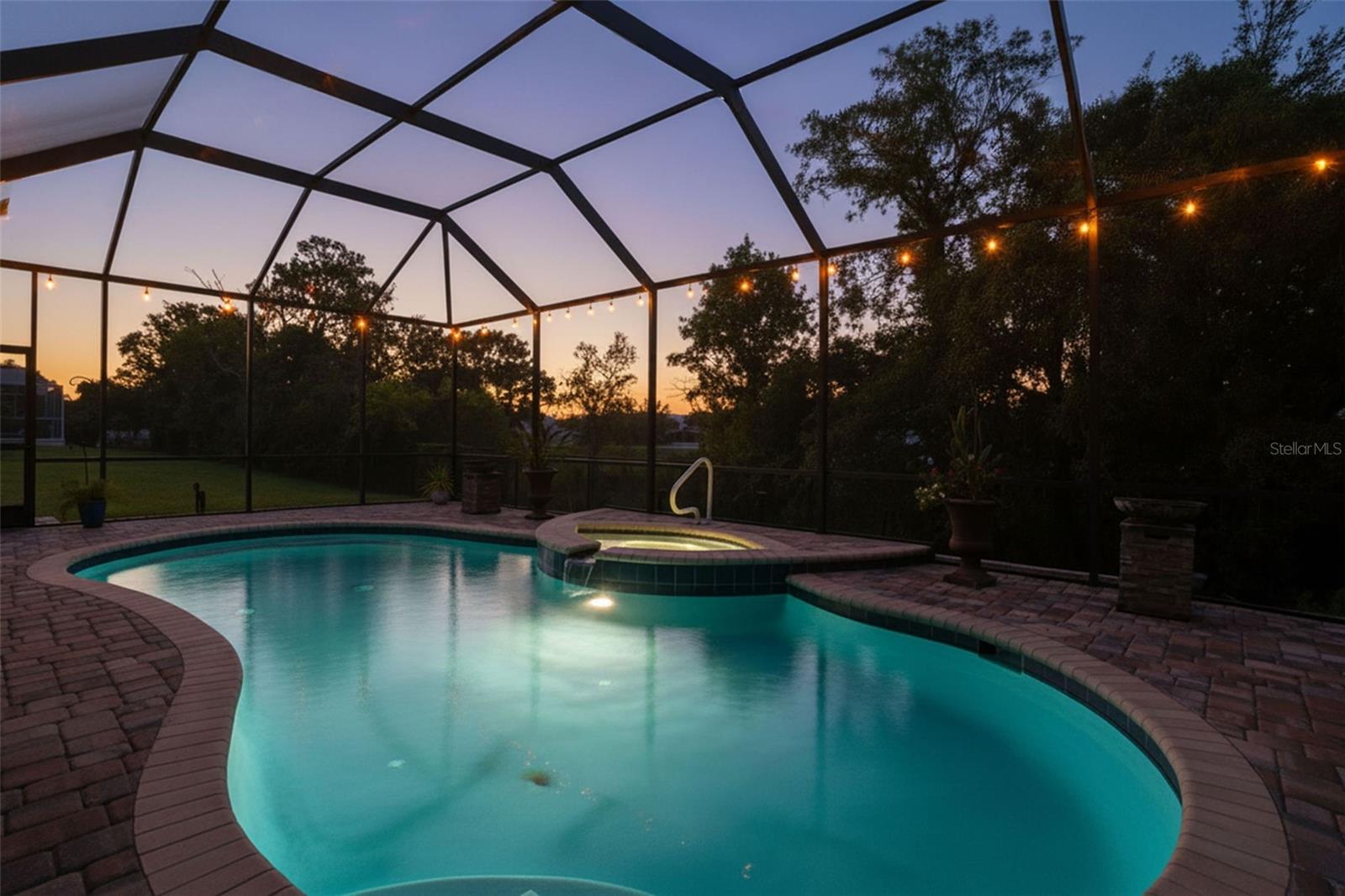 PRISTINE PLACE PH 6 - Residential