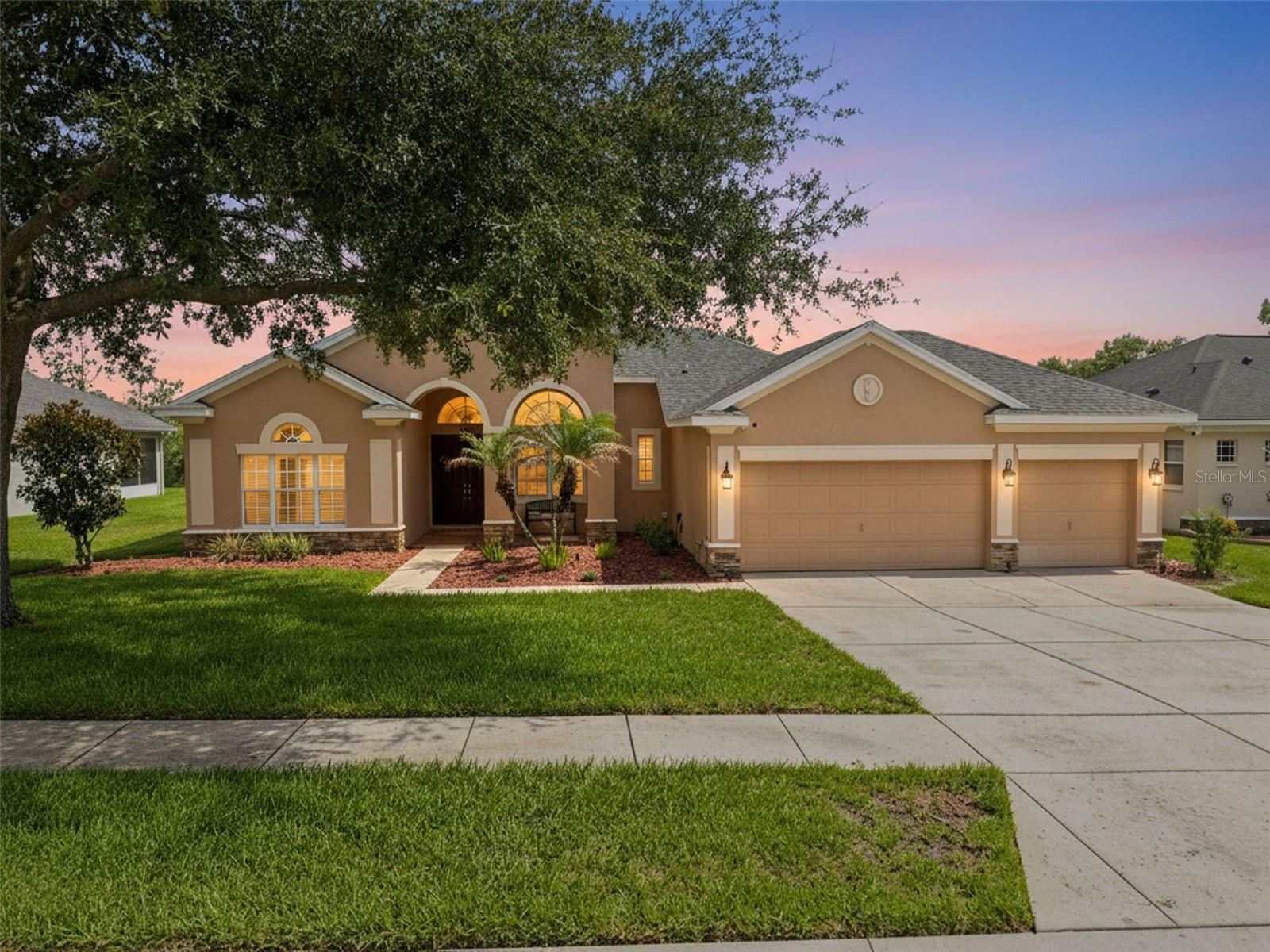 PRISTINE PLACE PH 6 - Residential
