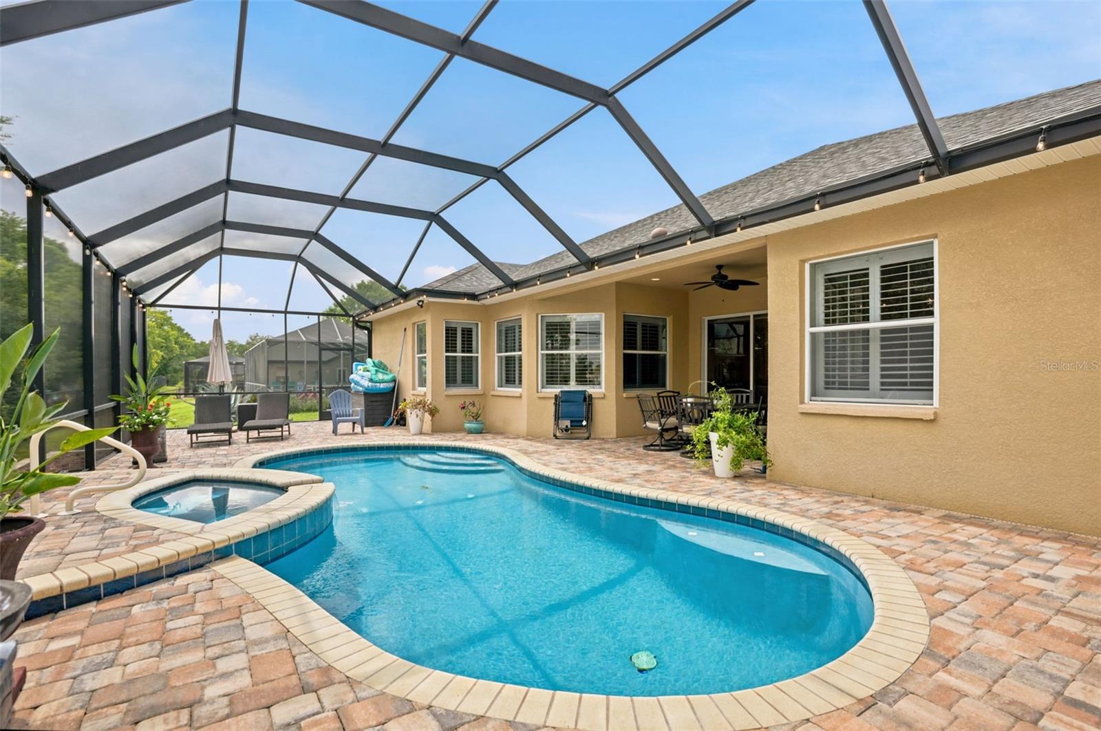 PRISTINE PLACE PH 6 - Residential