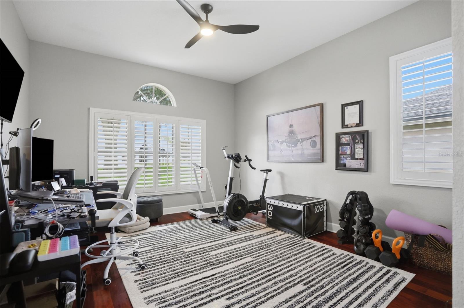 PRISTINE PLACE PH 6 - Residential