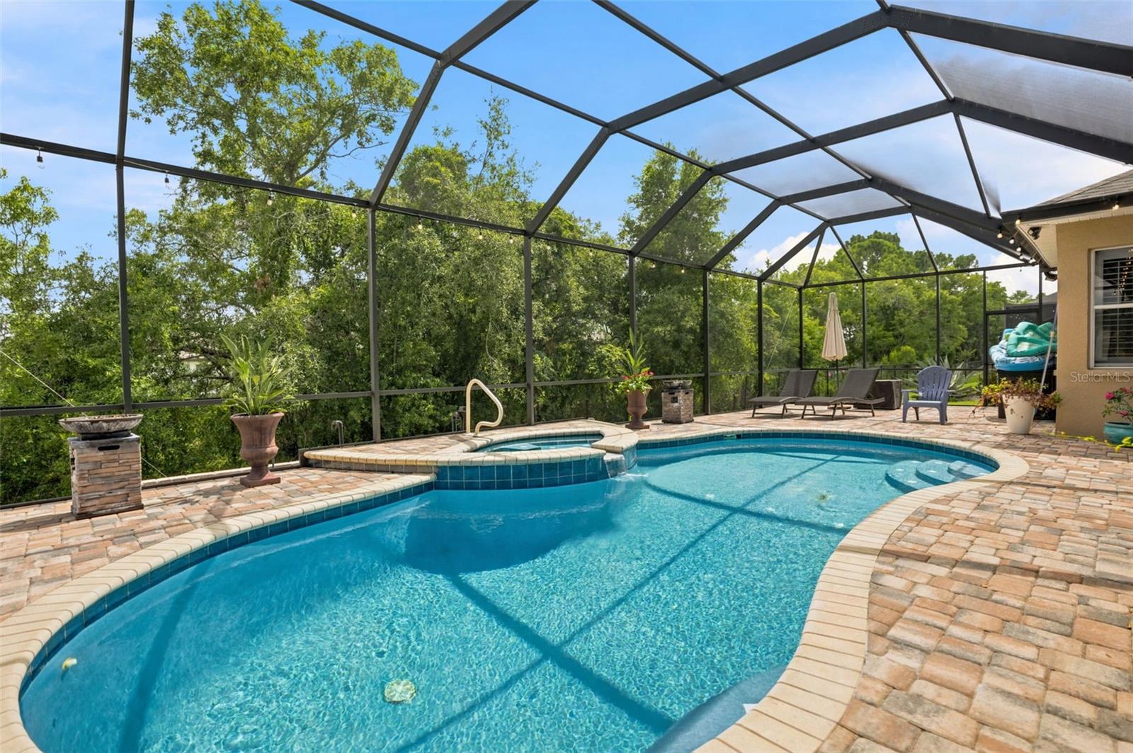 PRISTINE PLACE PH 6 - Residential