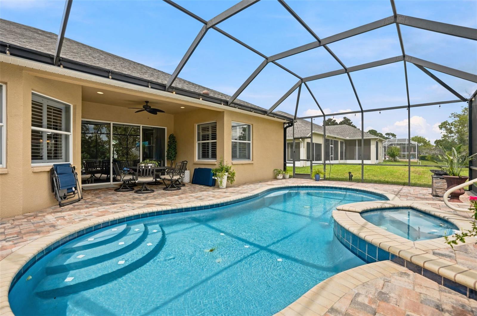 PRISTINE PLACE PH 6 - Residential