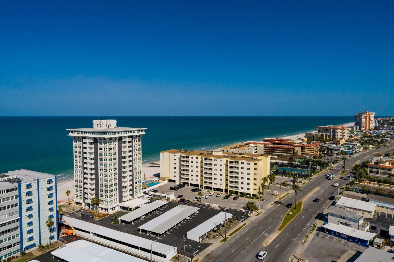 CLUB REDINGTON CONDO THE - Residential