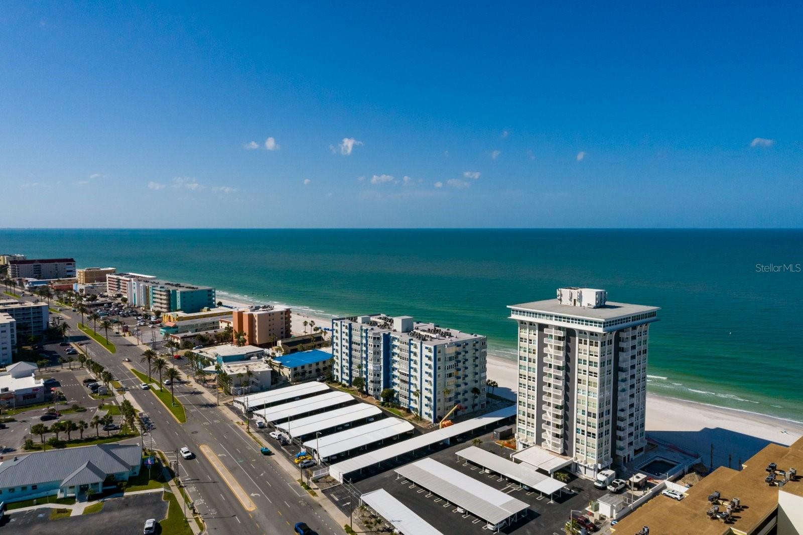 CLUB REDINGTON CONDO THE - Residential