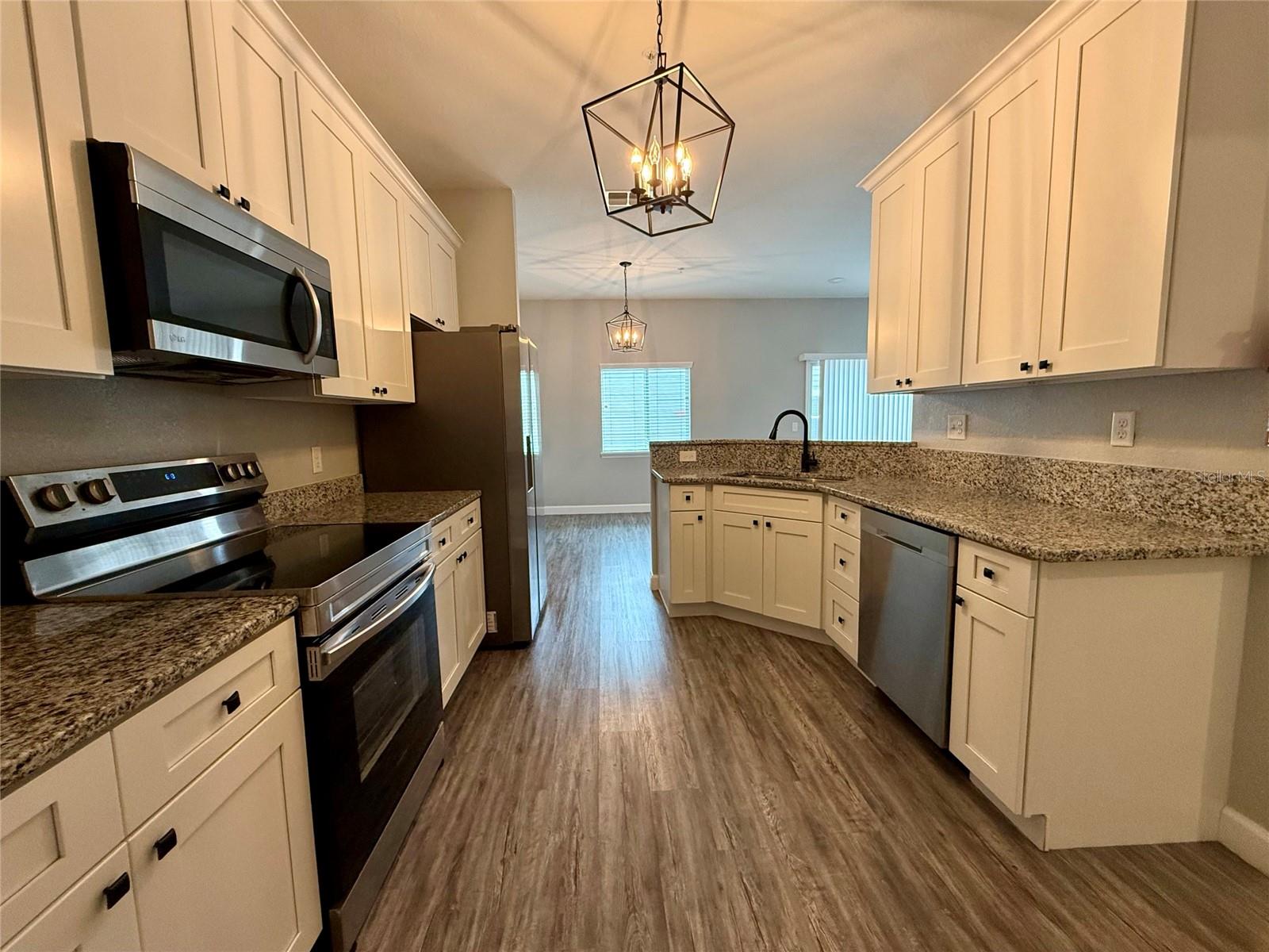 BOUNT & WHITLEDGE SUB - Residential Lease