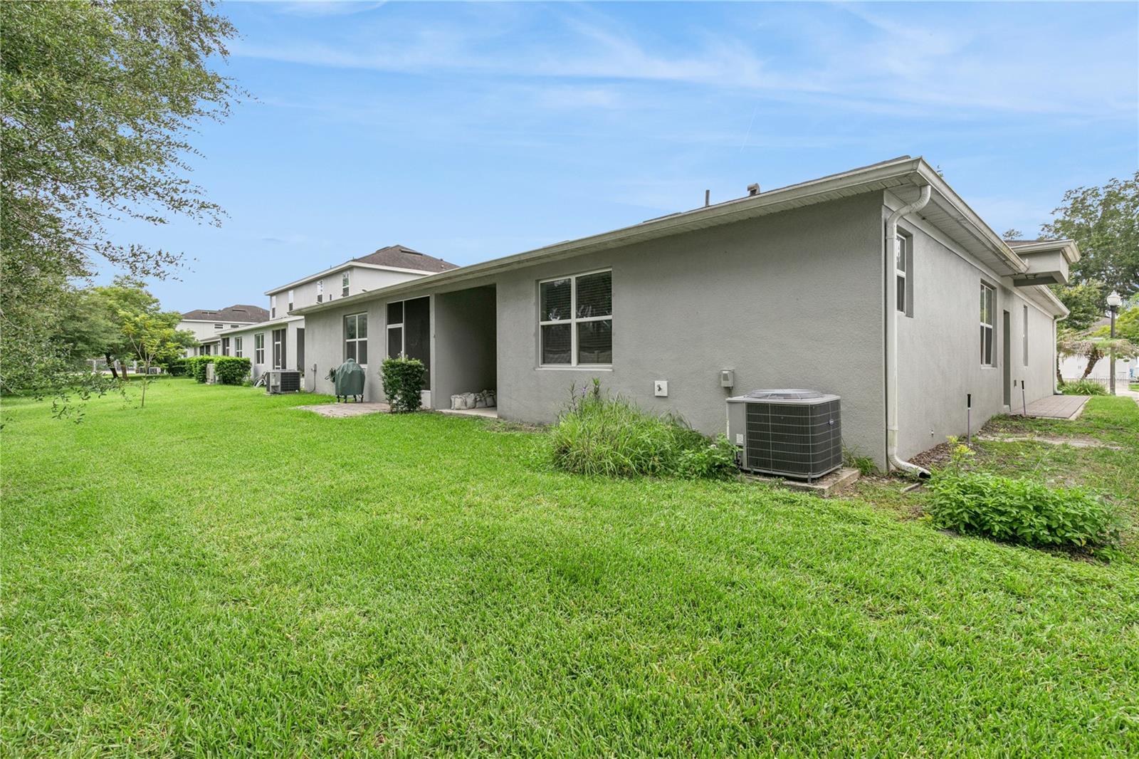 OAKTREE POINTE VILLAS - Residential Lease