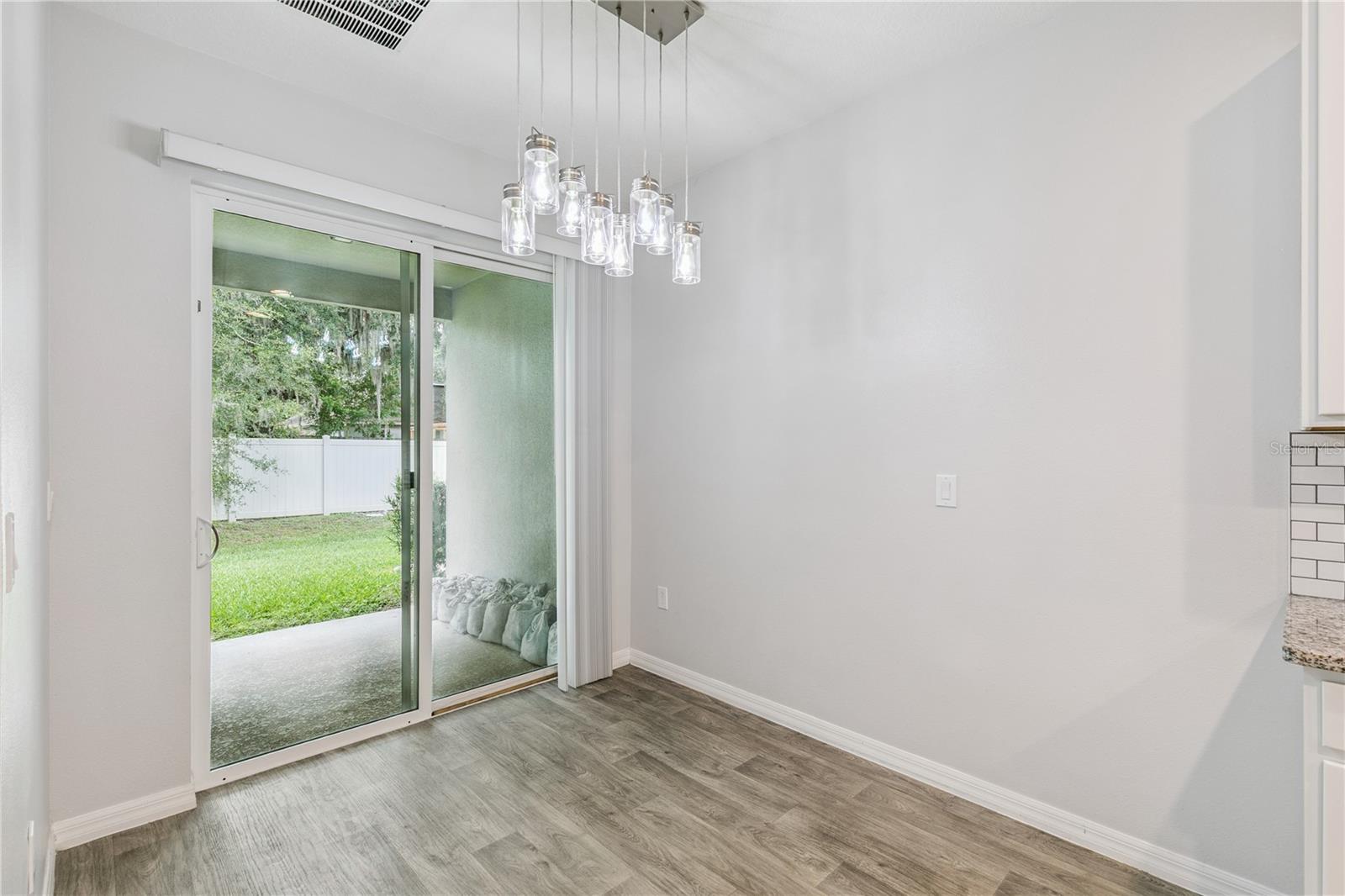 OAKTREE POINTE VILLAS - Residential Lease