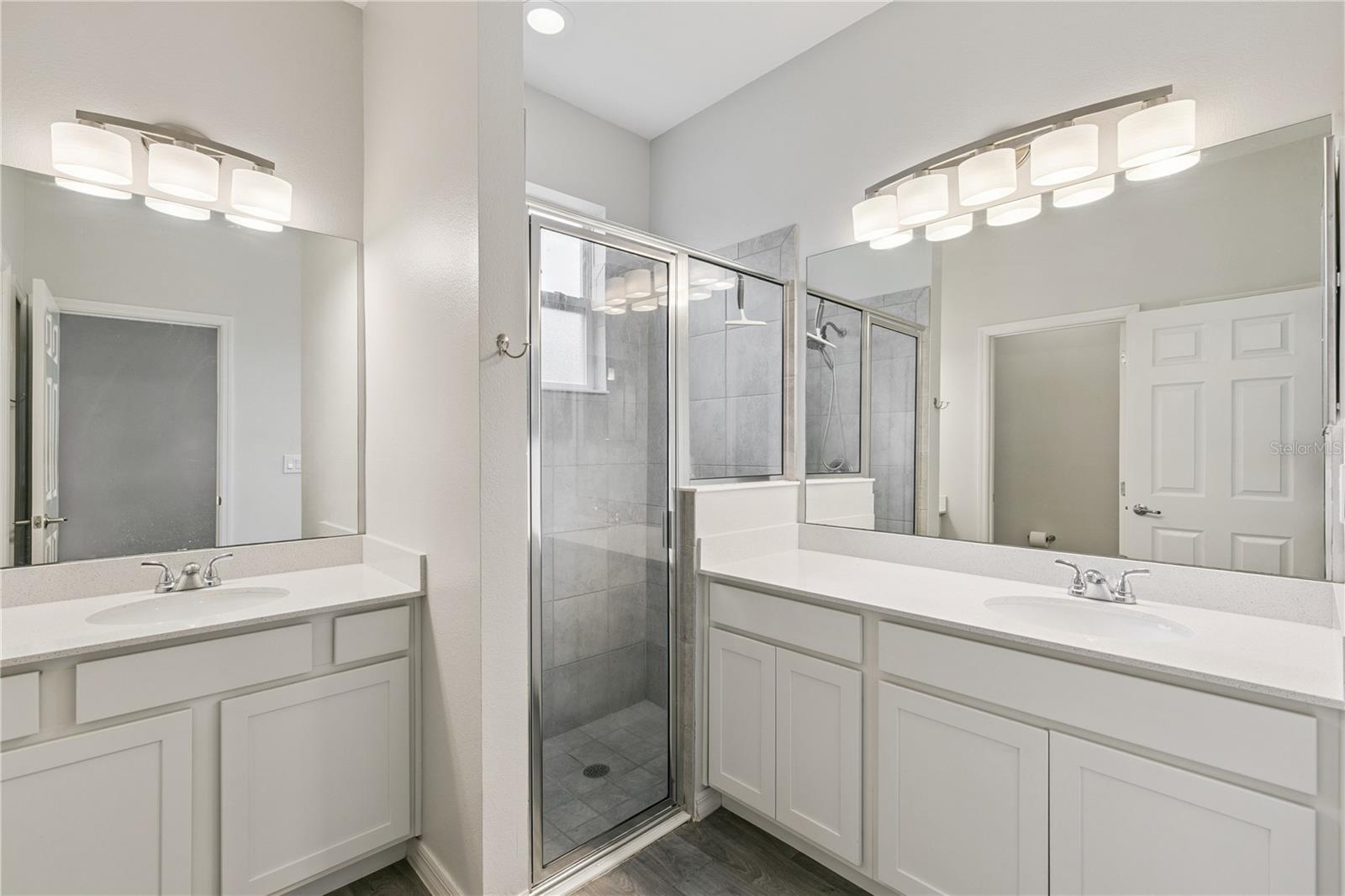 OAKTREE POINTE VILLAS - Residential Lease