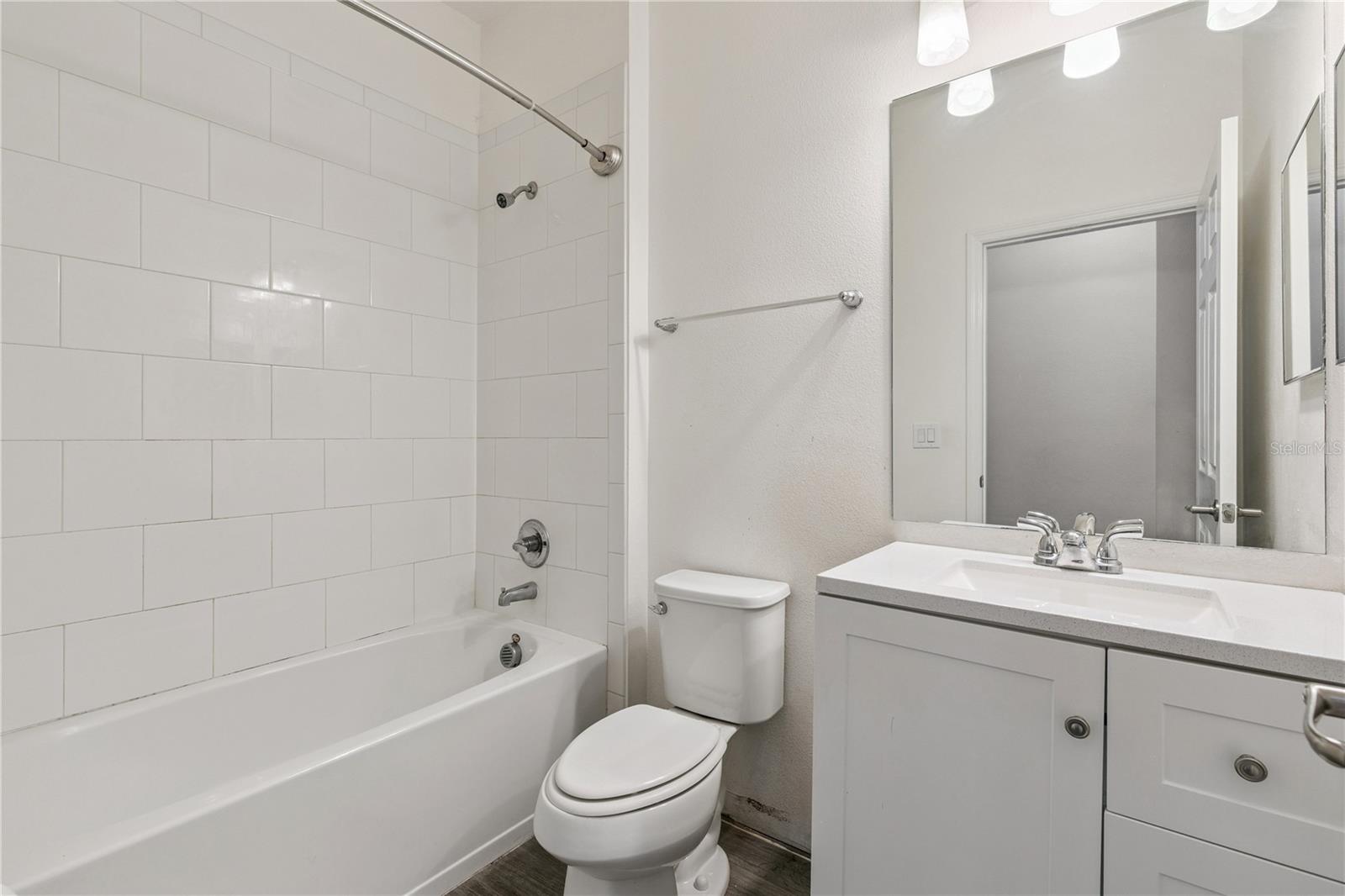 OAKTREE POINTE VILLAS - Residential Lease