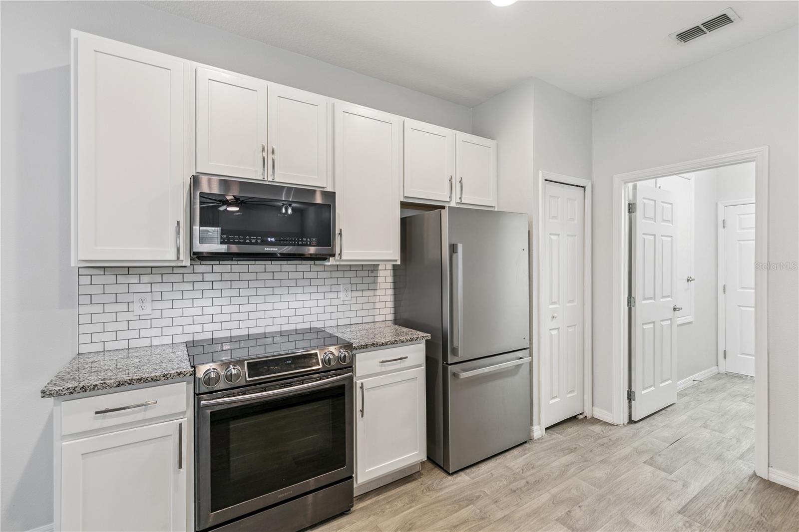 OAKTREE POINTE VILLAS - Residential Lease