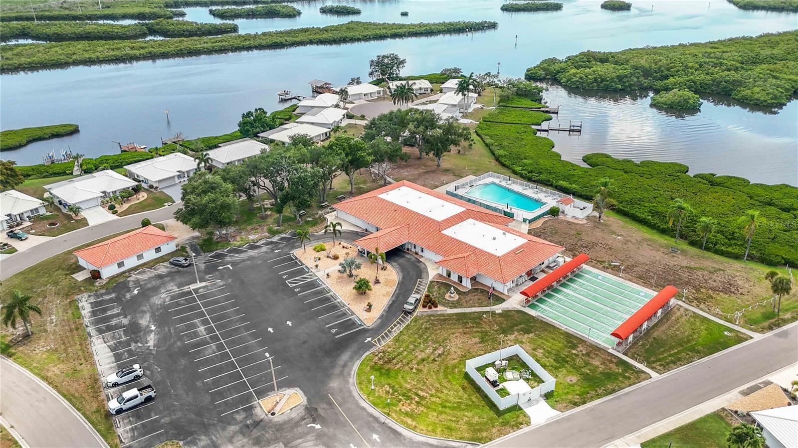 RIVER ISLES - Residential