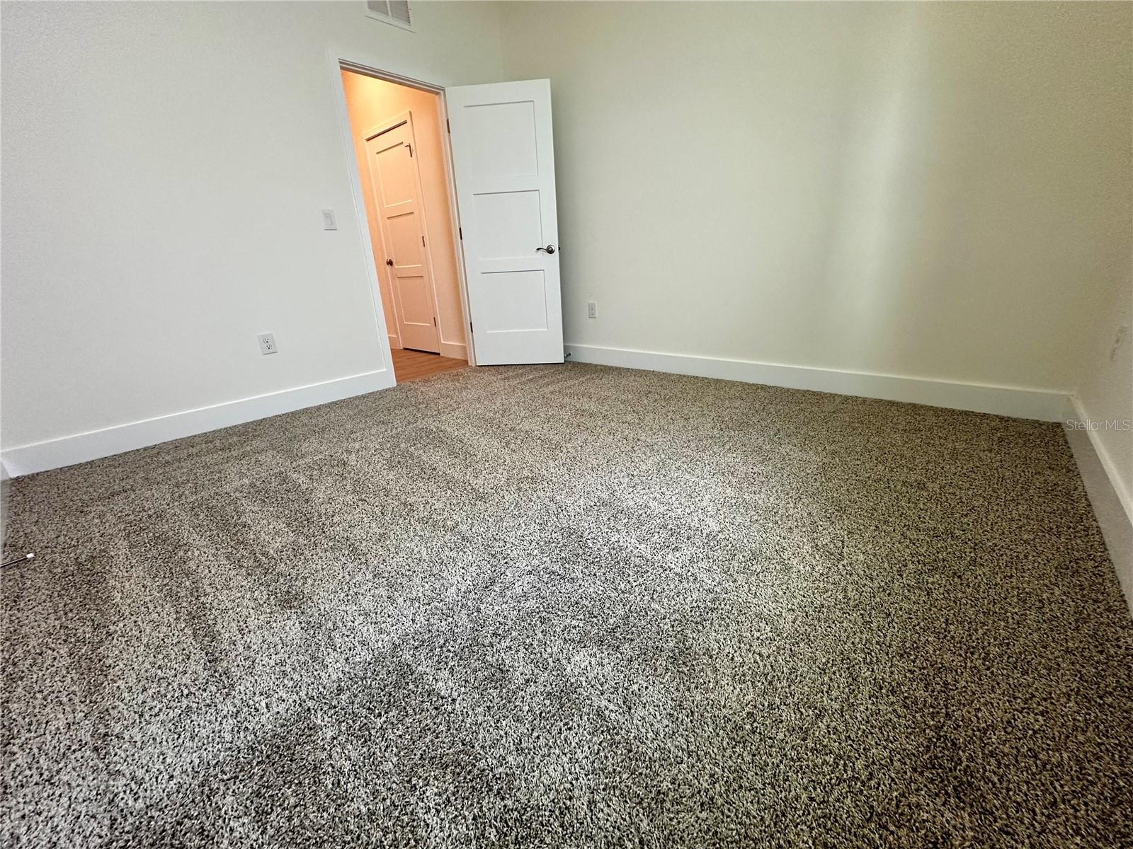 RIDGE AT HEATHBROOK - Residential Lease
