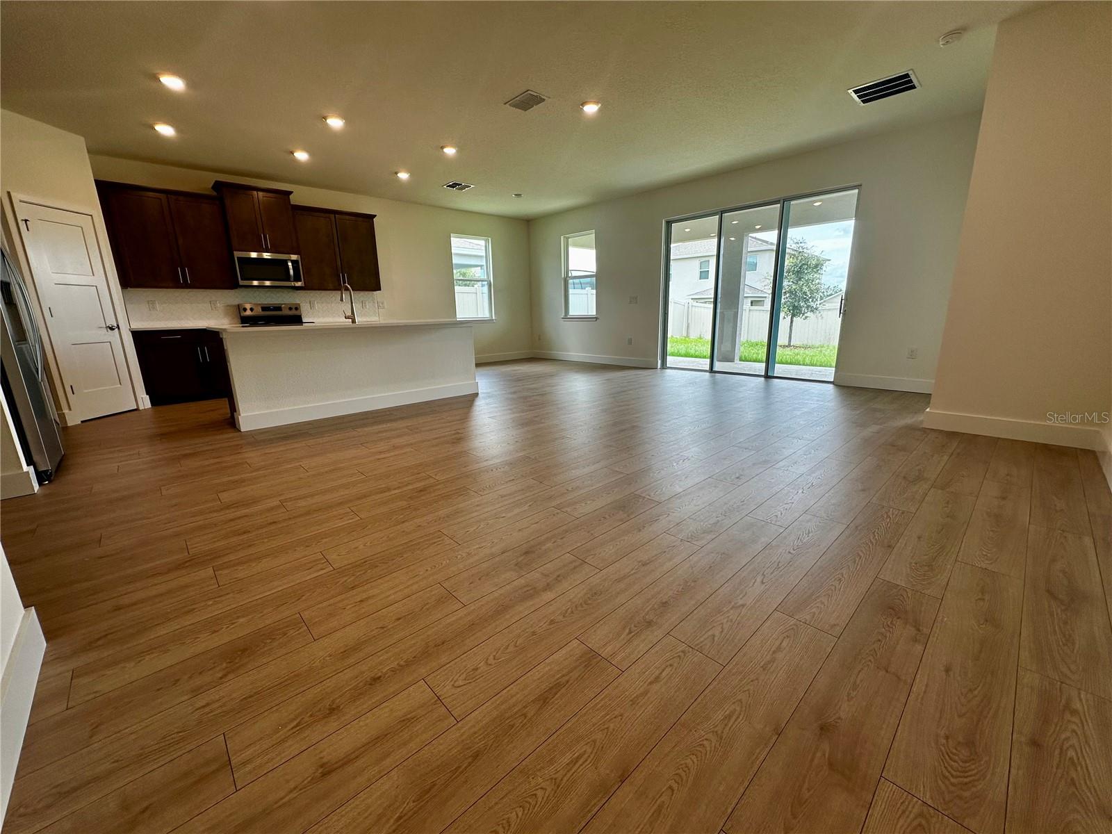 RIDGE AT HEATHBROOK - Residential Lease