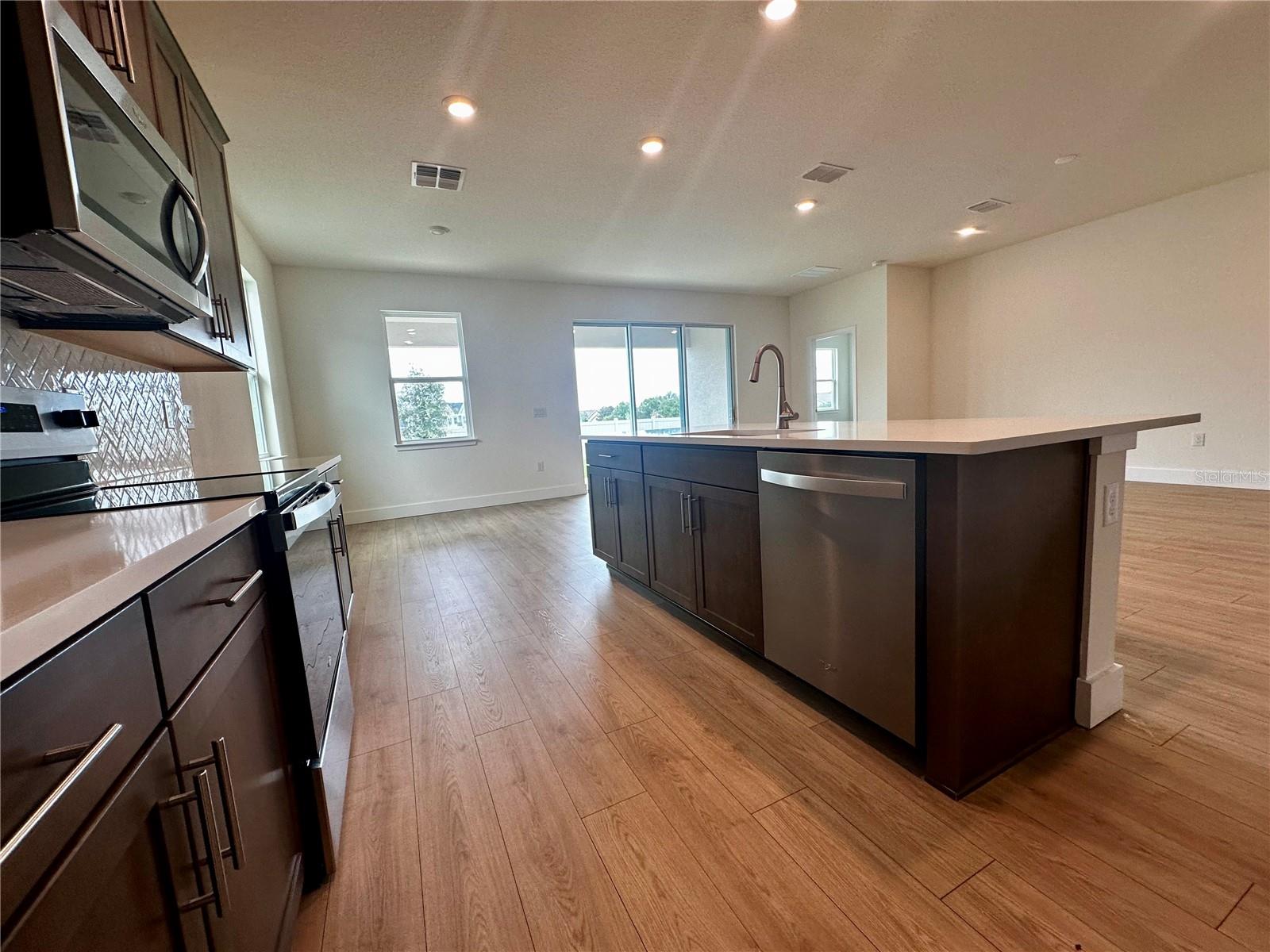 RIDGE AT HEATHBROOK - Residential Lease
