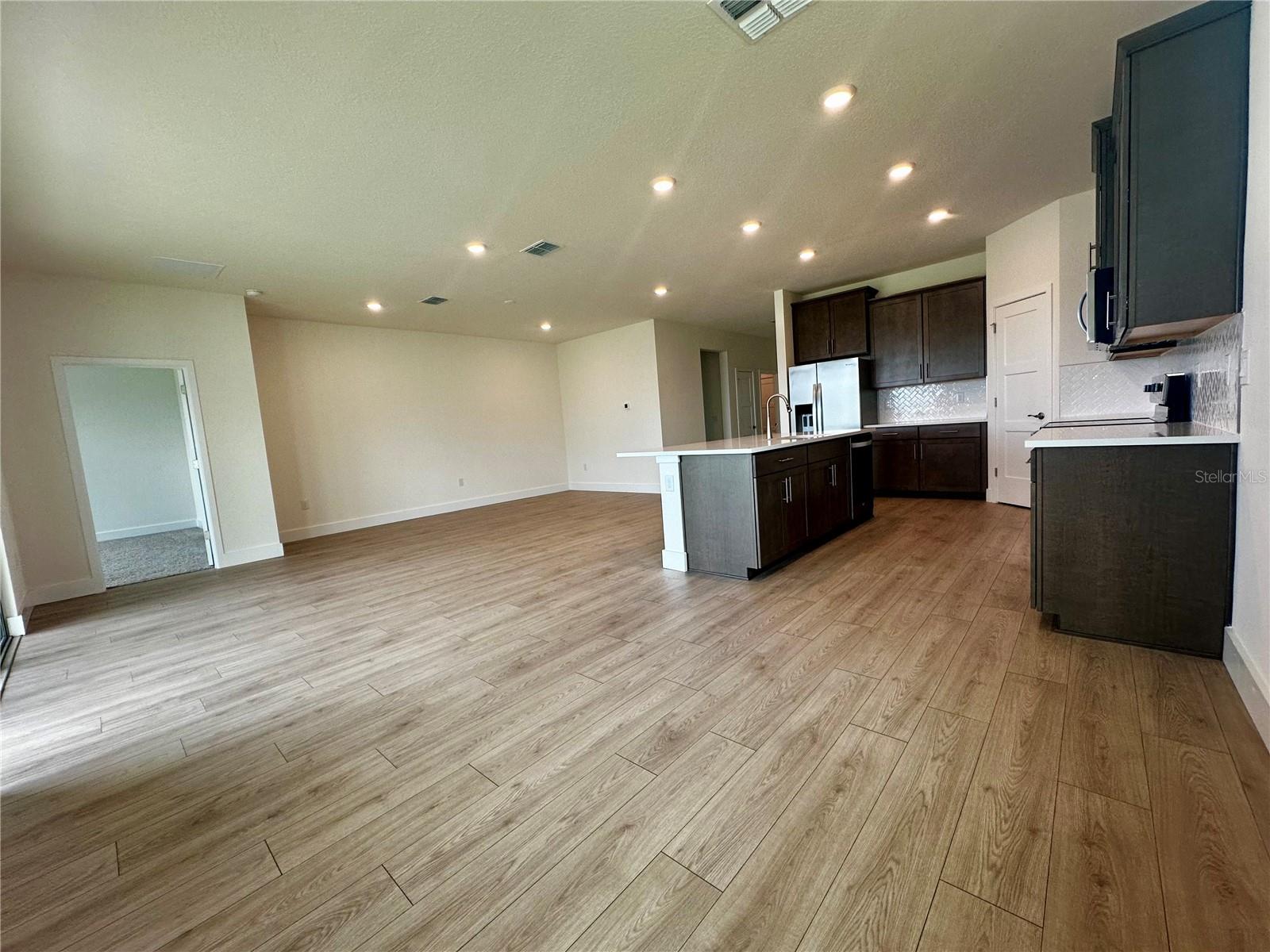 RIDGE AT HEATHBROOK - Residential Lease