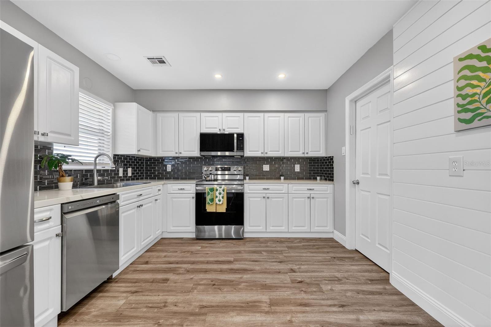 SOUTH GATE - Residential