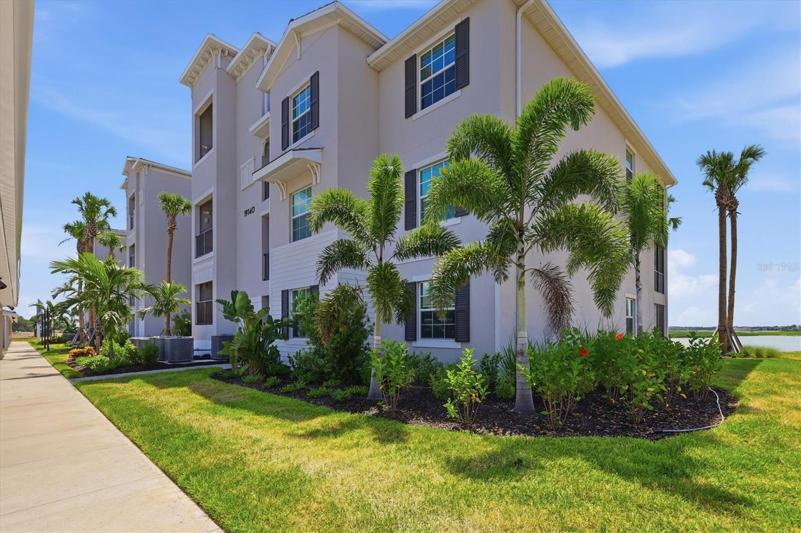 CALUSA COUNTRY CLUB - Residential