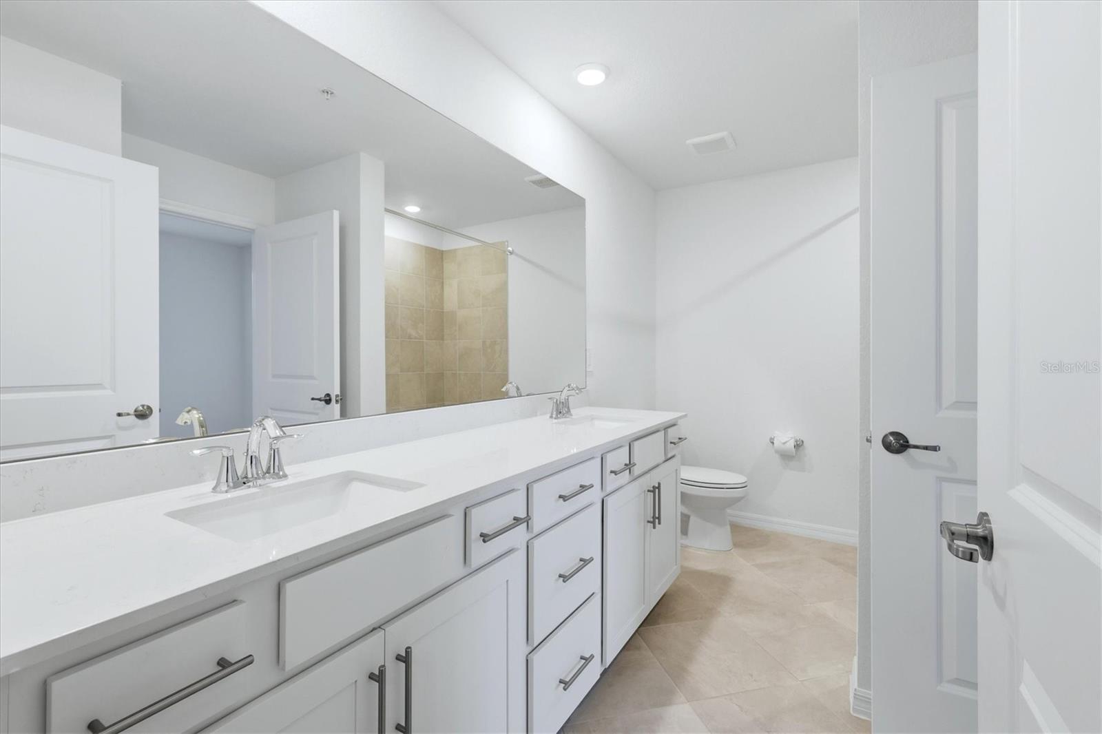 CALUSA COUNTRY CLUB - Residential
