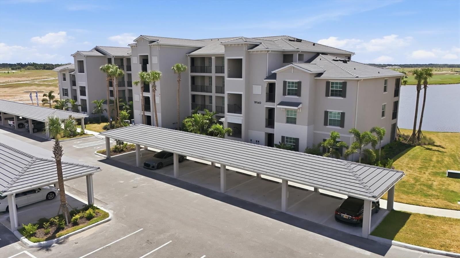 CALUSA COUNTRY CLUB - Residential