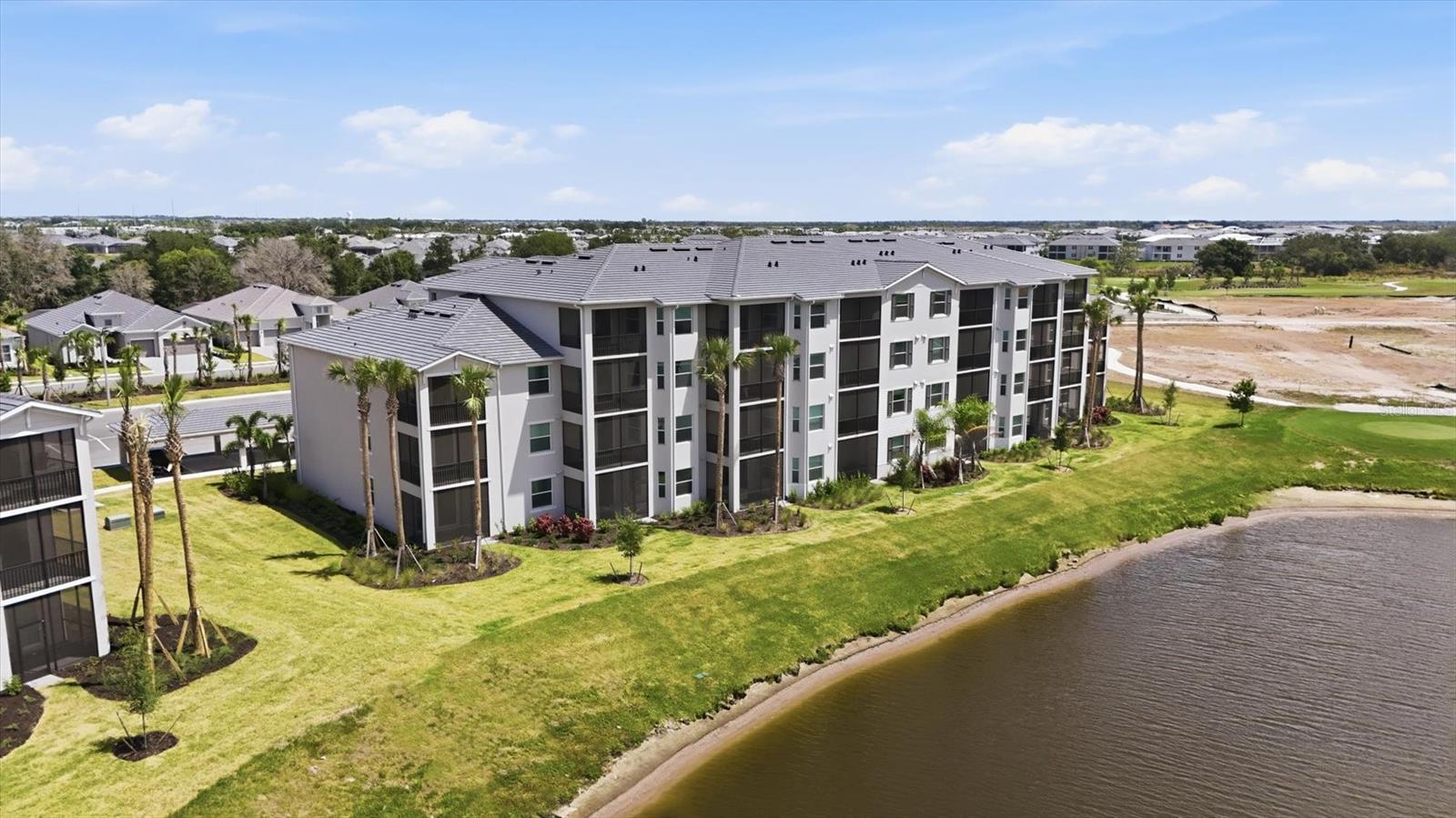 CALUSA COUNTRY CLUB - Residential