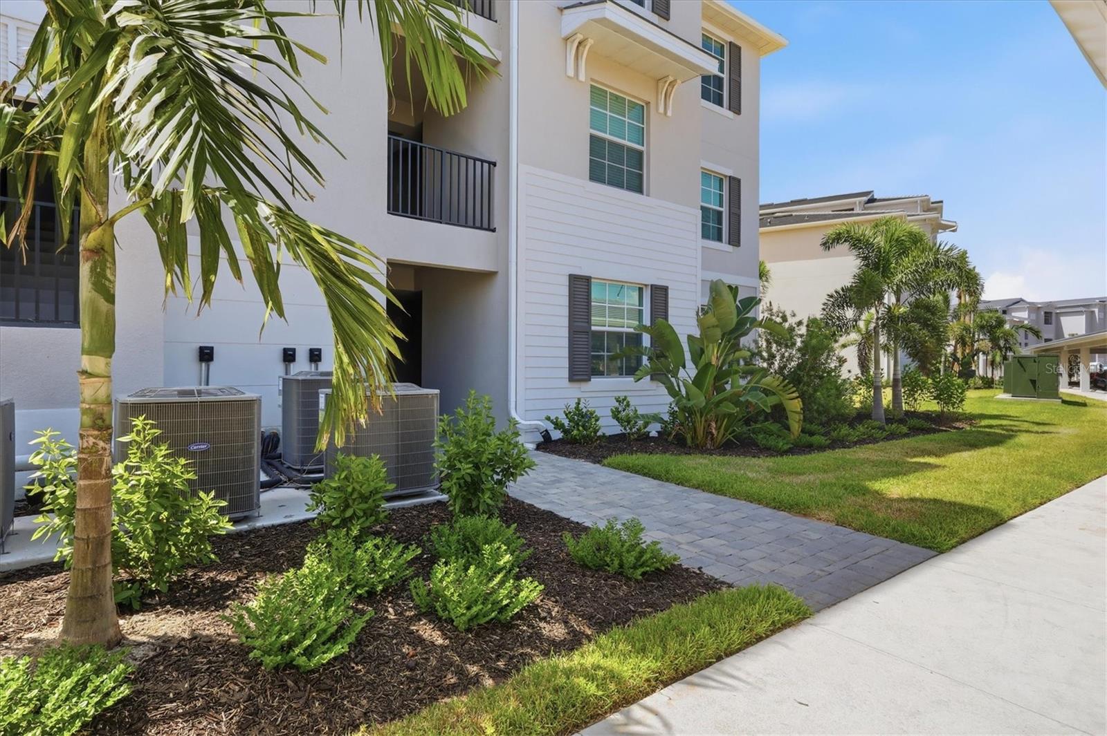 CALUSA COUNTRY CLUB - Residential