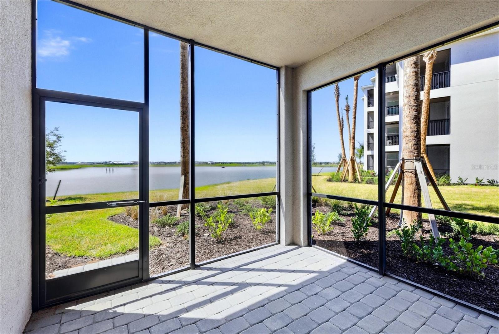 CALUSA COUNTRY CLUB - Residential