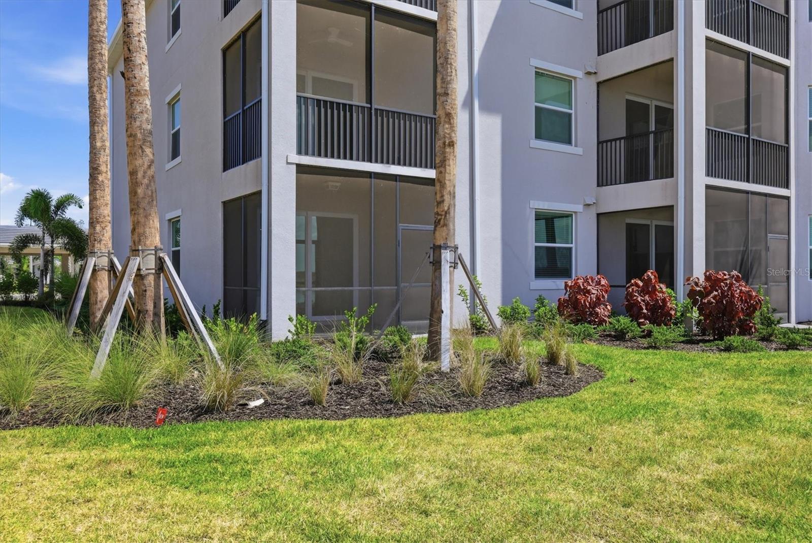 CALUSA COUNTRY CLUB - Residential