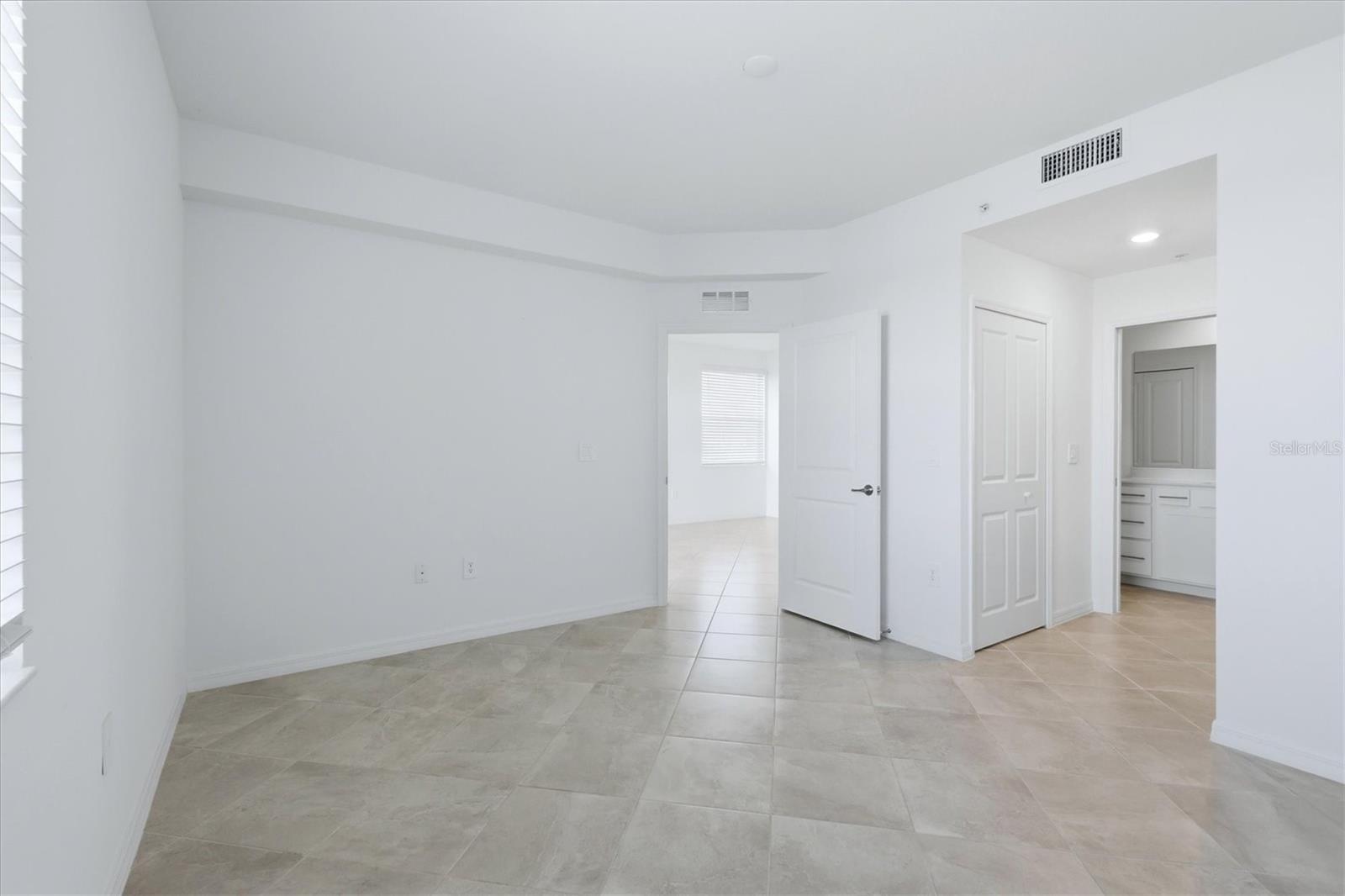 CALUSA COUNTRY CLUB - Residential