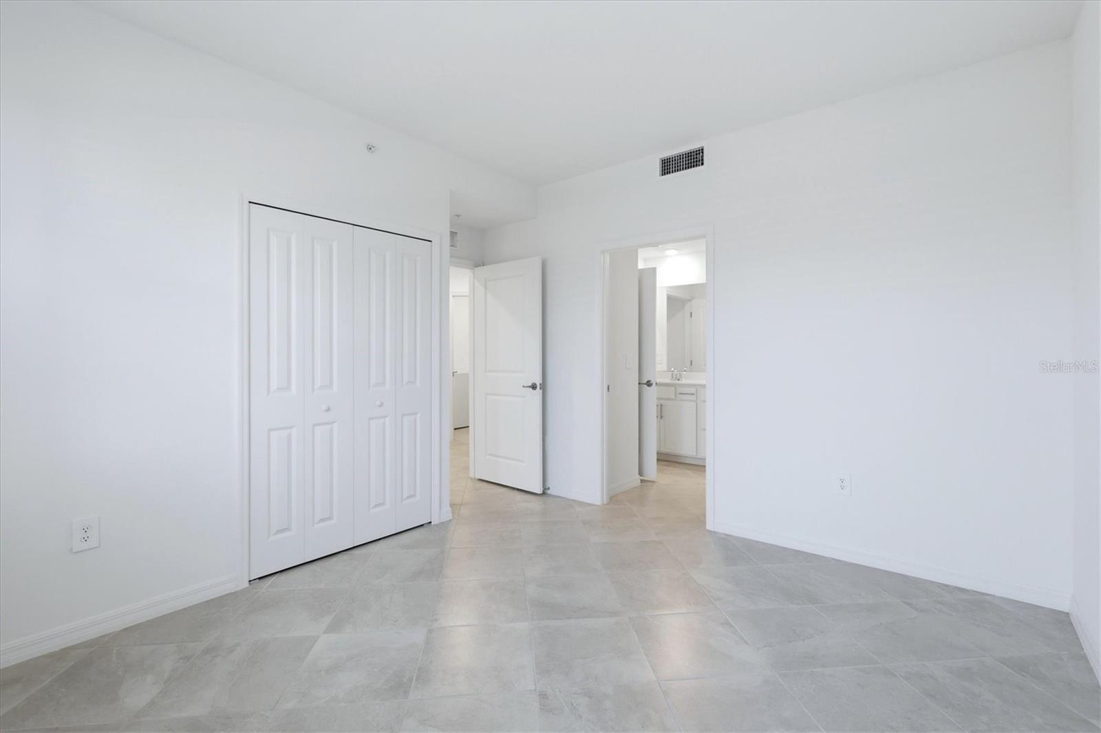 CALUSA COUNTRY CLUB - Residential