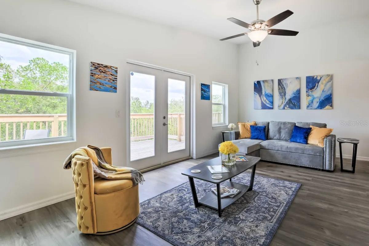 COLLURA SUB 1ST ADD - Residential Lease