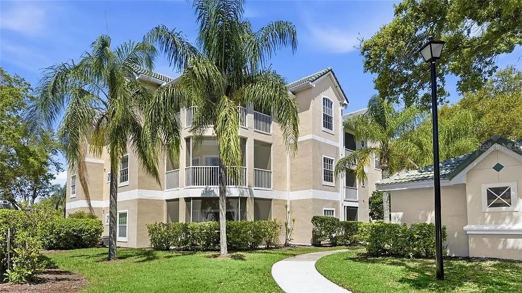 SERENADE ON PALMER RANCH - Residential Lease