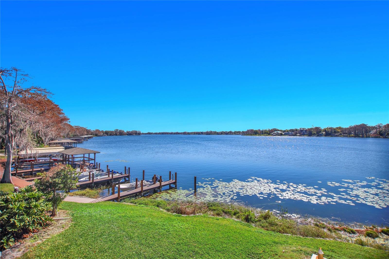 LAKESIDE MANOR APTS CONDO - Residential