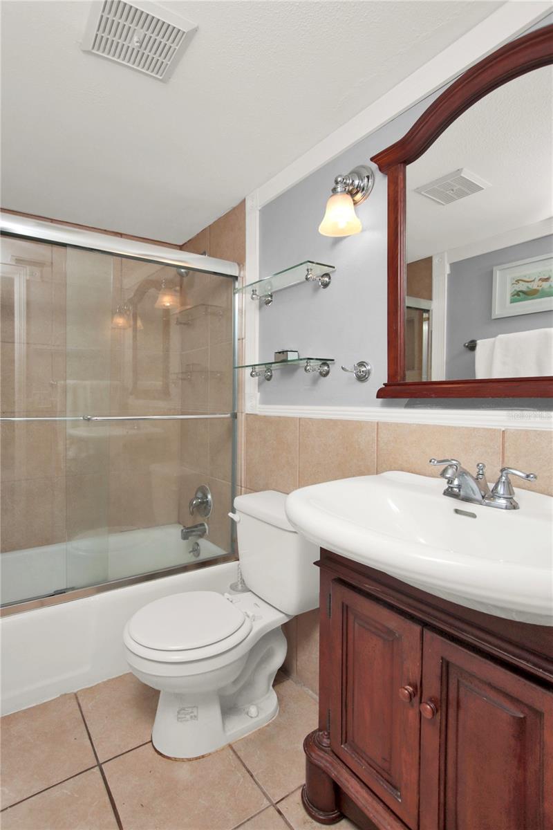 LAKESIDE MANOR APTS CONDO - Residential