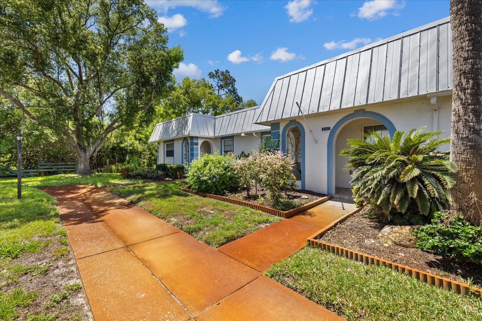 GARDENS OF BEACON SQUARE CONDO - Residential