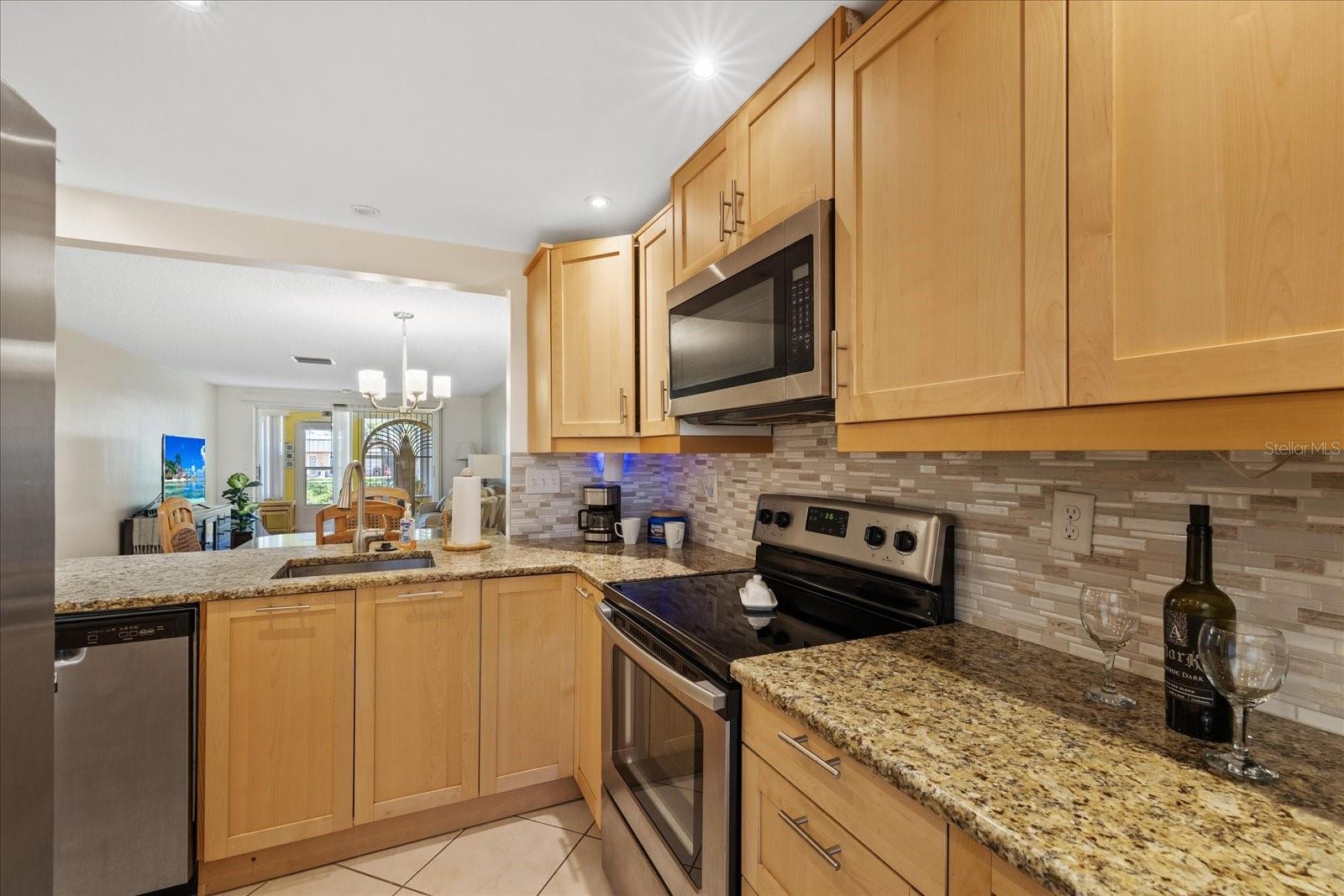 GARDENS OF BEACON SQUARE CONDO - Residential