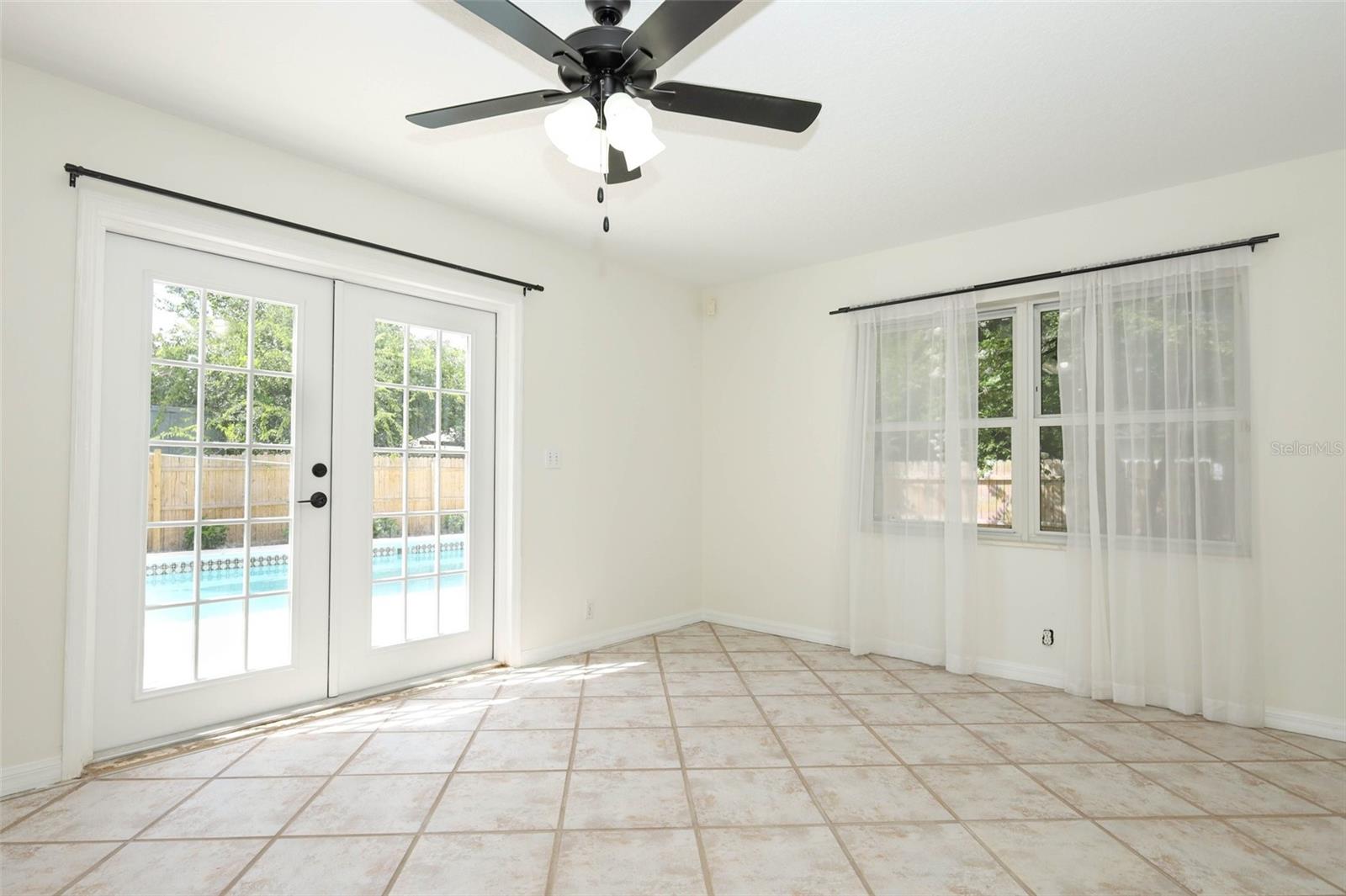 FLOMICH GARDEN SEC/HOLLY HILL HEIGHTS - Residential