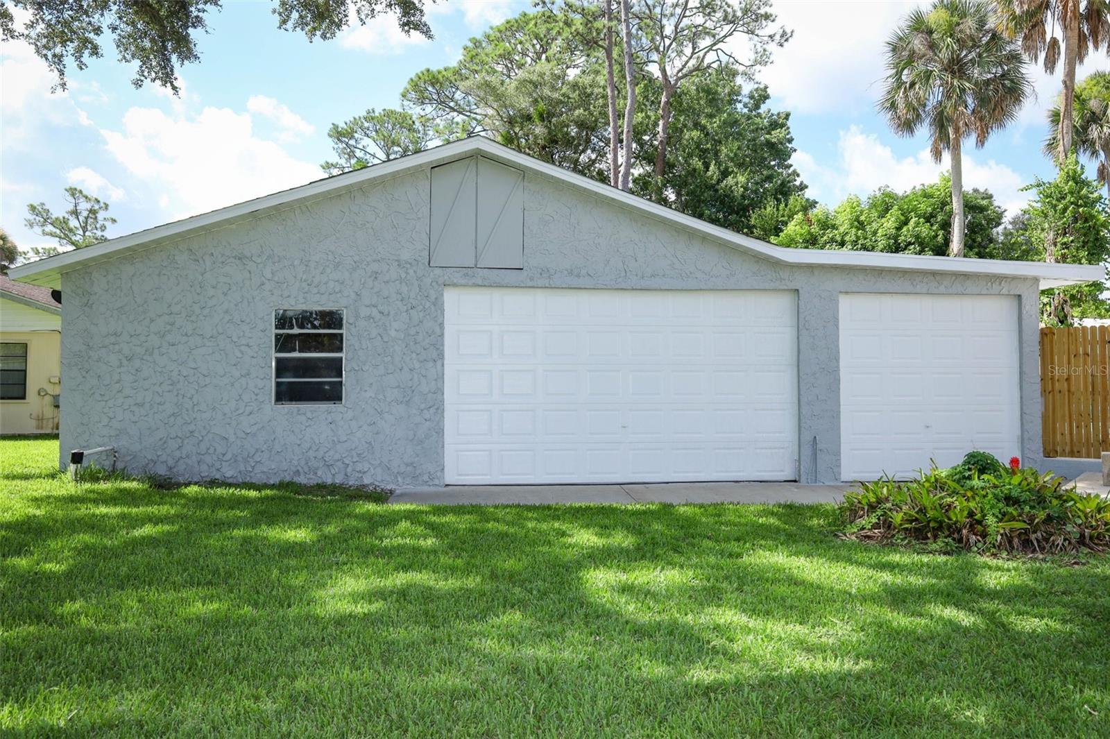 FLOMICH GARDEN SEC/HOLLY HILL HEIGHTS - Residential