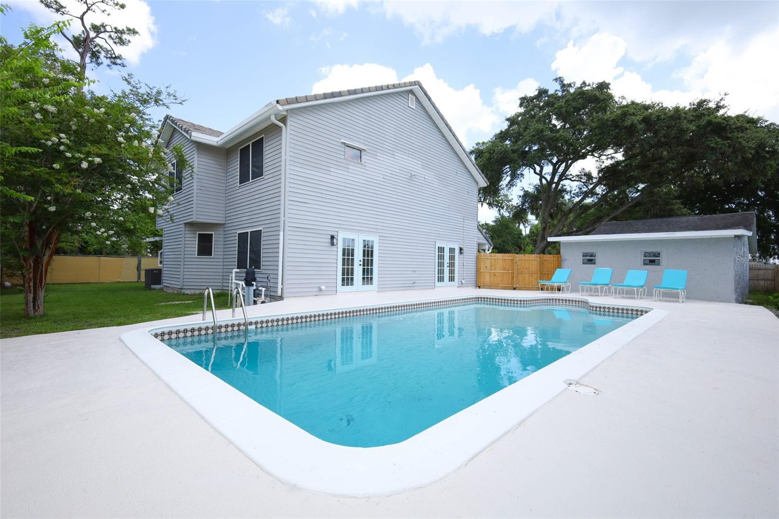 FLOMICH GARDEN SEC/HOLLY HILL HEIGHTS - Residential