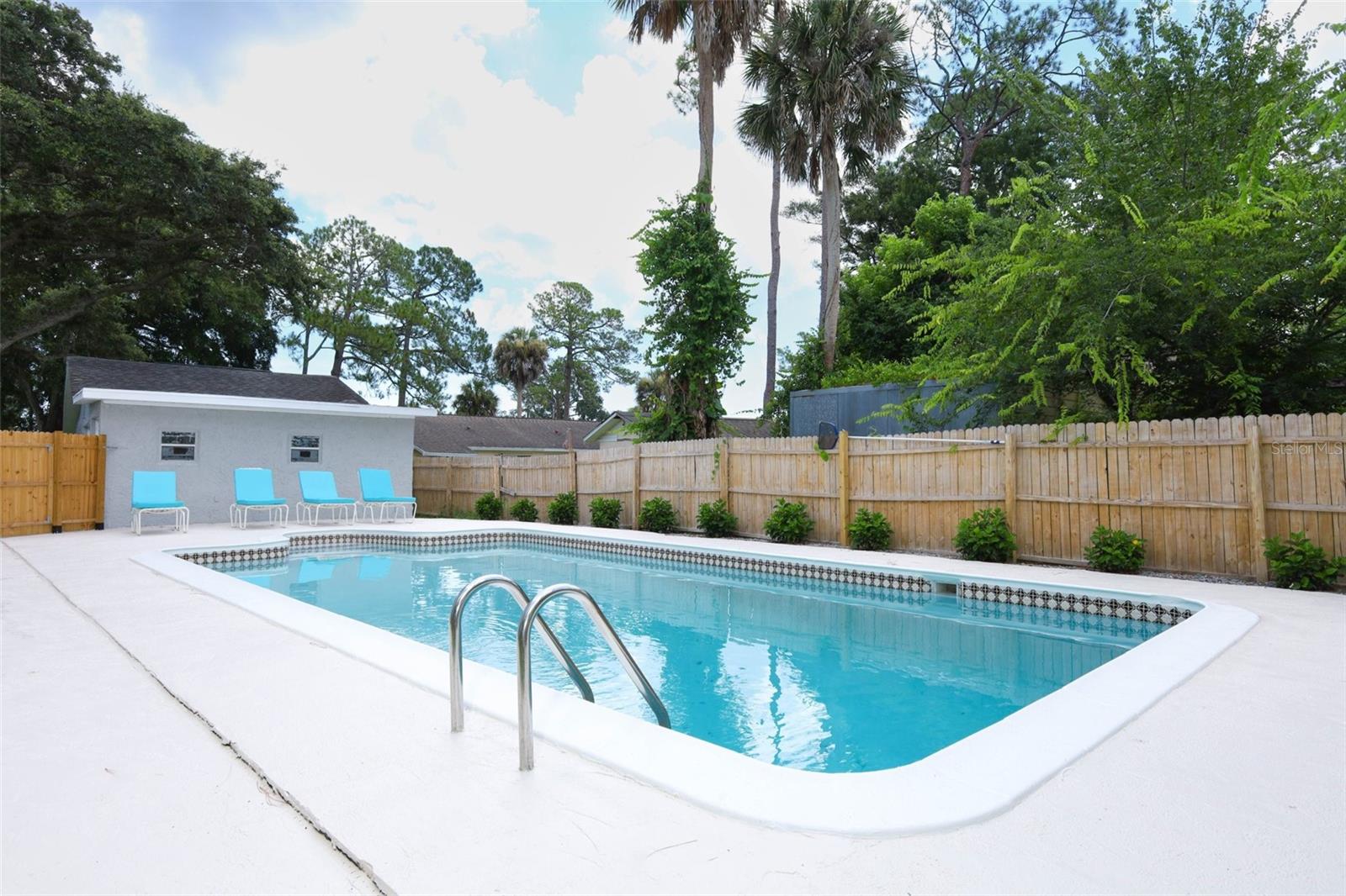 FLOMICH GARDEN SEC/HOLLY HILL HEIGHTS - Residential