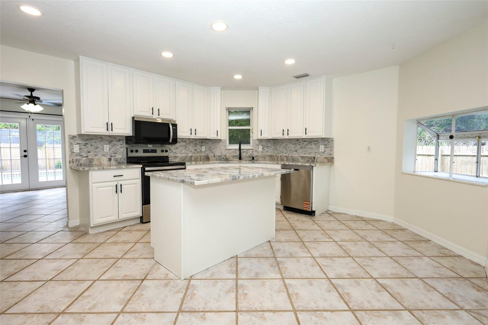 FLOMICH GARDEN SEC/HOLLY HILL HEIGHTS - Residential