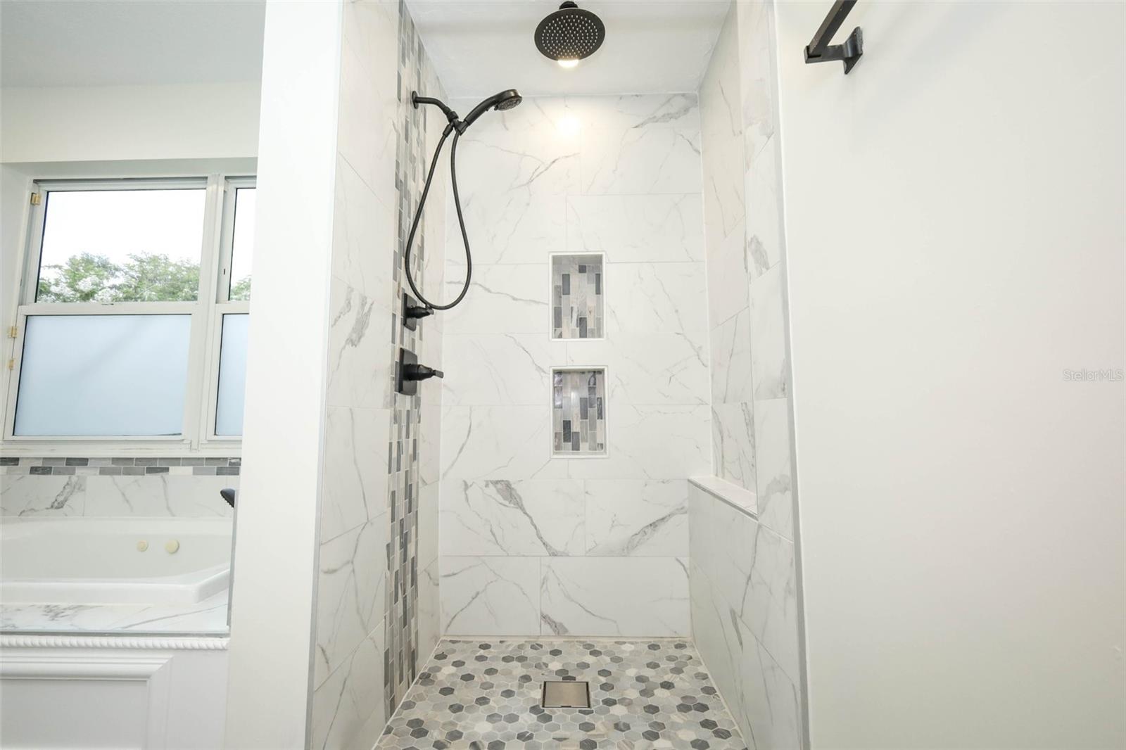 FLOMICH GARDEN SEC/HOLLY HILL HEIGHTS - Residential