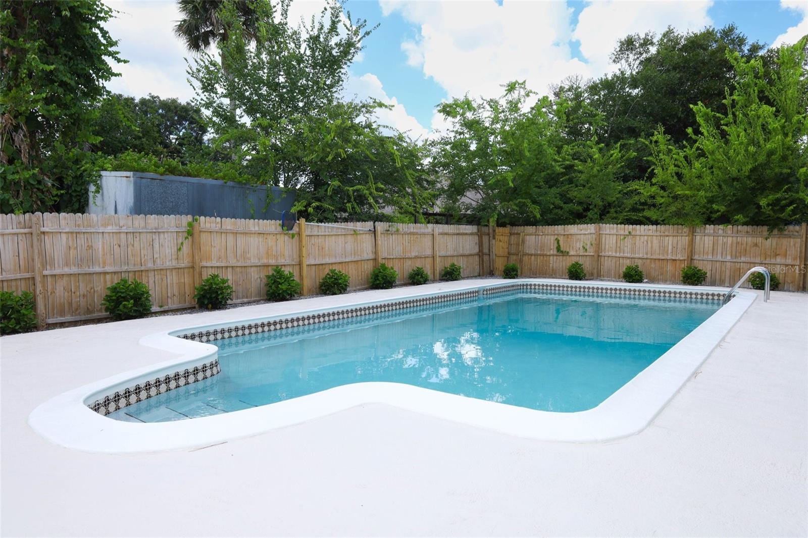 FLOMICH GARDEN SEC/HOLLY HILL HEIGHTS - Residential