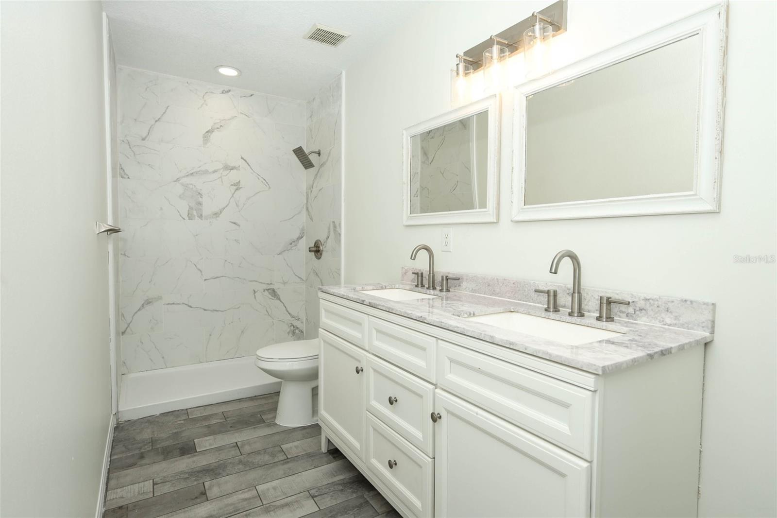FLOMICH GARDEN SEC/HOLLY HILL HEIGHTS - Residential